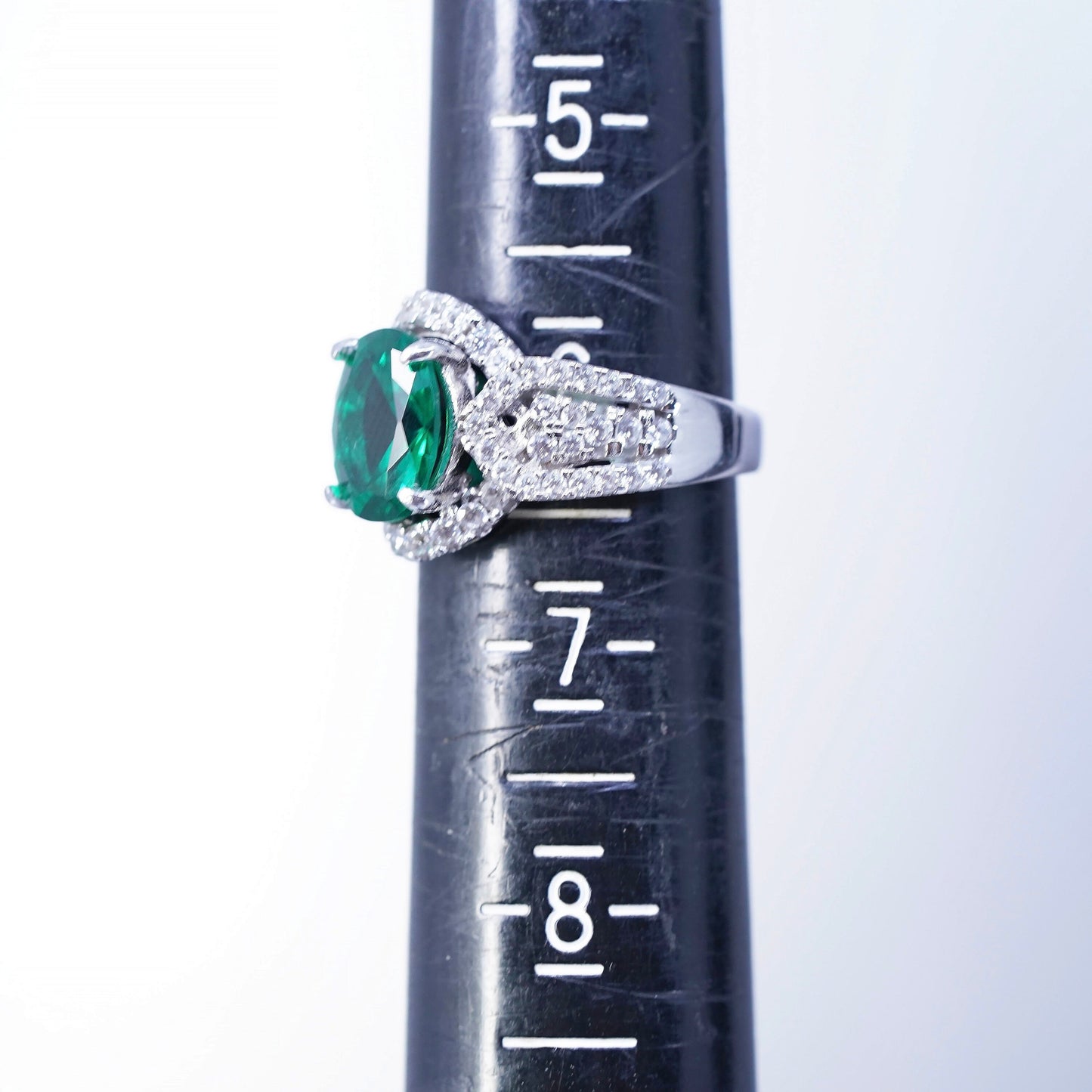 Size 6, vintage Sterling 925 silver handmade ring with emerald and cz around