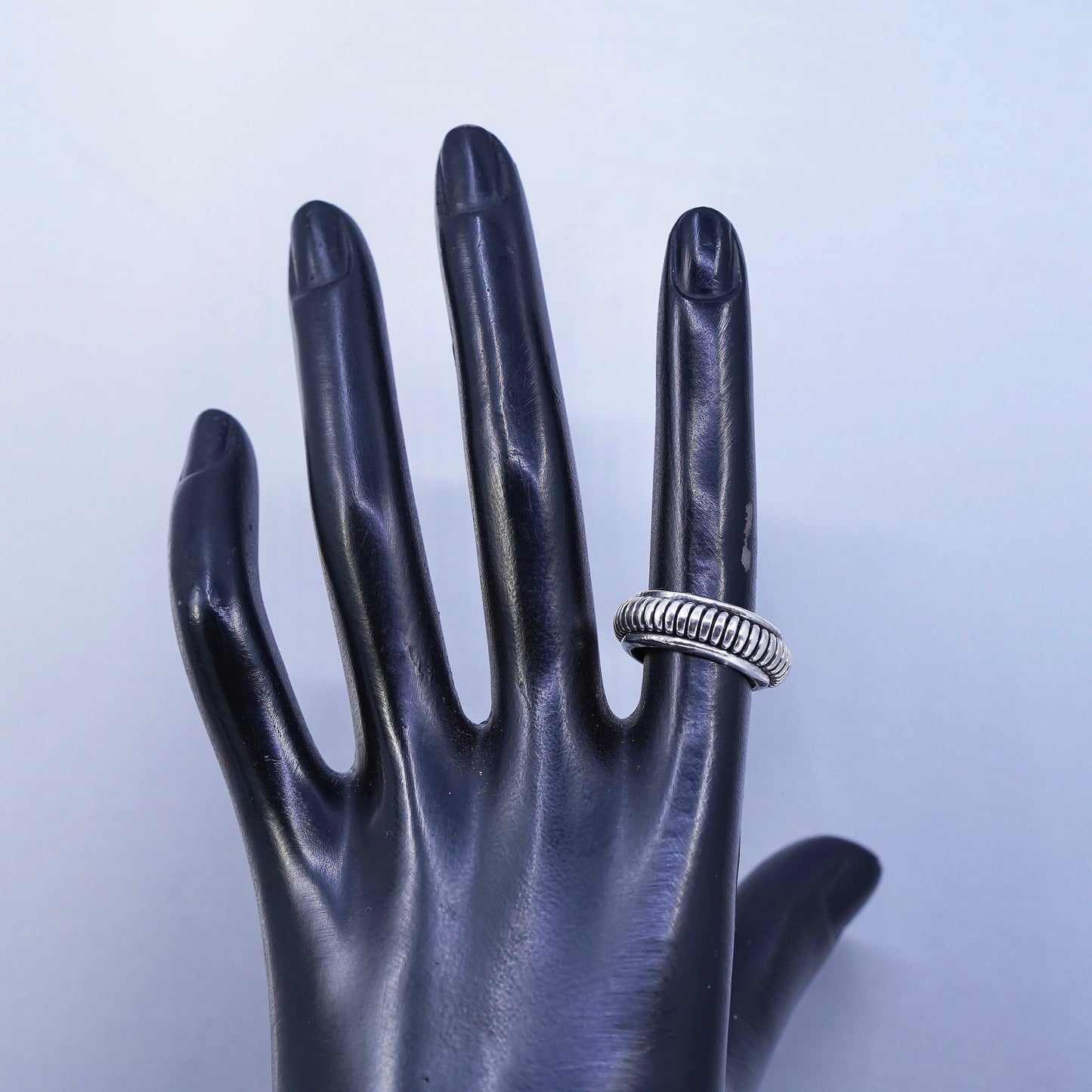 Size 6, southwestern Mexican Sterling 925 silver ring, spinner ribbed band