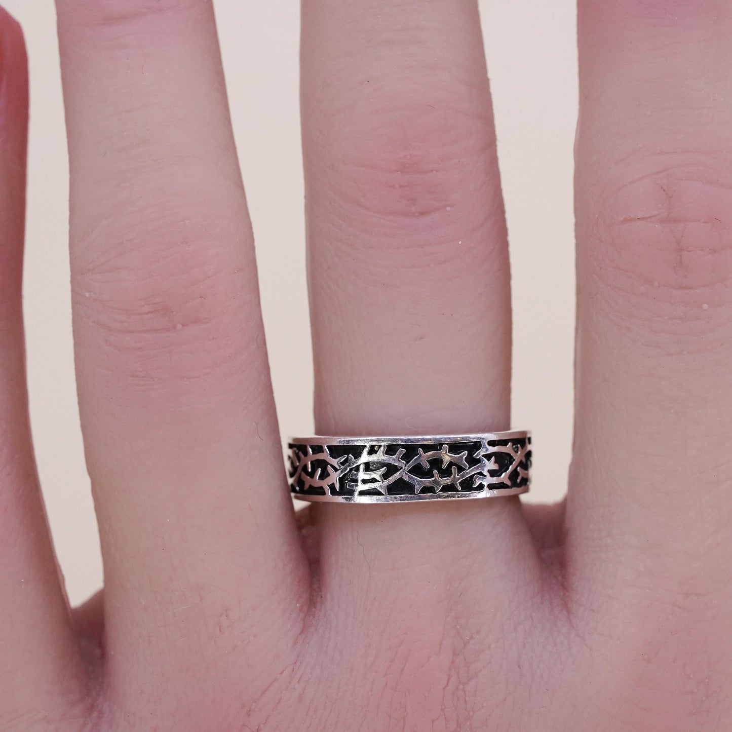 Size 8, vintage Sterling 925 silver handmade ring band with woven texture