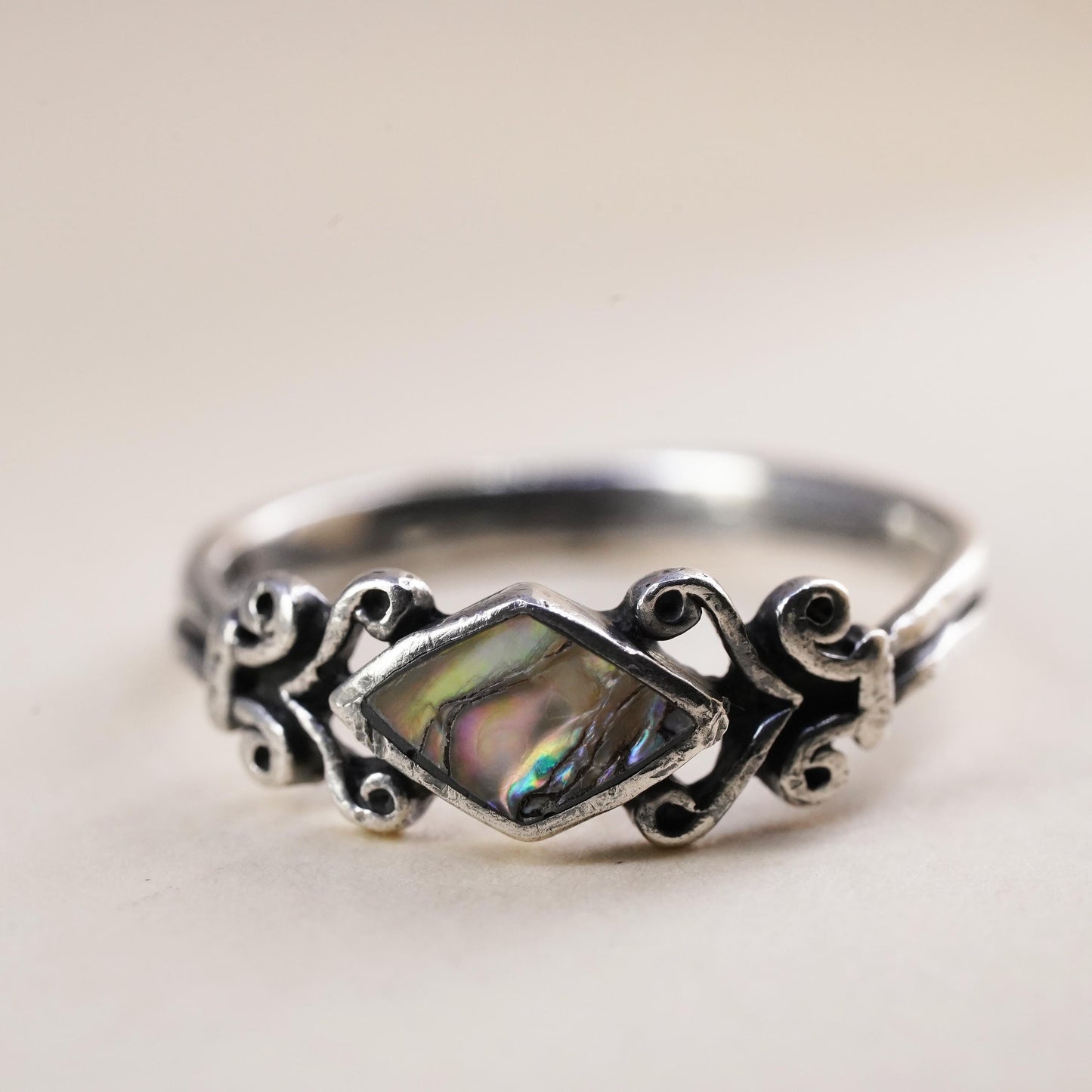 Size 9, Vintage sterling 925 silver handmade ring with abalone