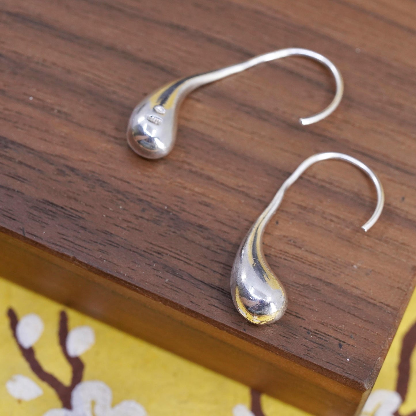 Vintage Italian Solid Sterling 925 Silver teardrop Earrings