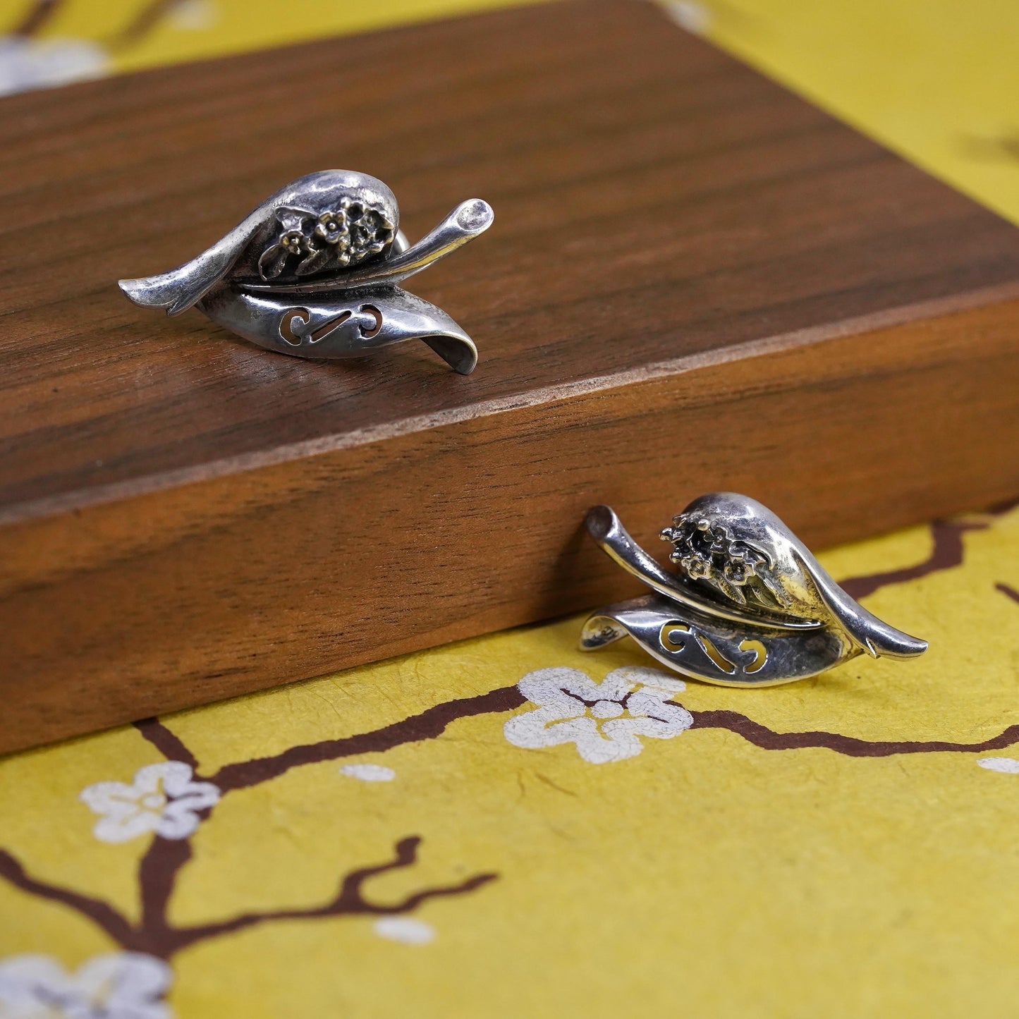 Vintage Sterling silver handmade earrings, 925 leaf screw back earrings