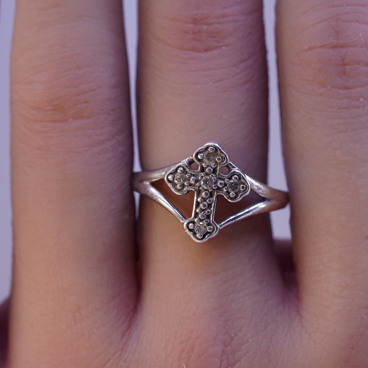 Size adjustable, vintage sterling 925 silver ring with cluster Cz, cross band