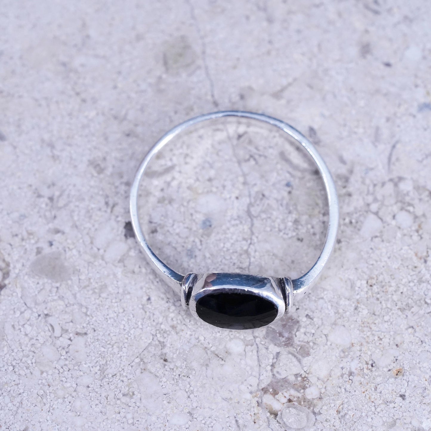 Size 5.5, vintage Sterling 925 silver handmade ring with black onyx
