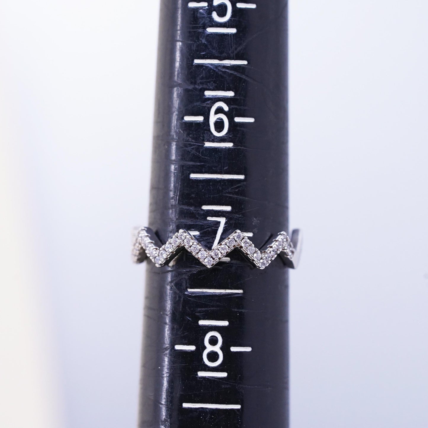 Size 7, Vintage Sterling silver engagement ring, 925 zigzag band w/ cluster Cz