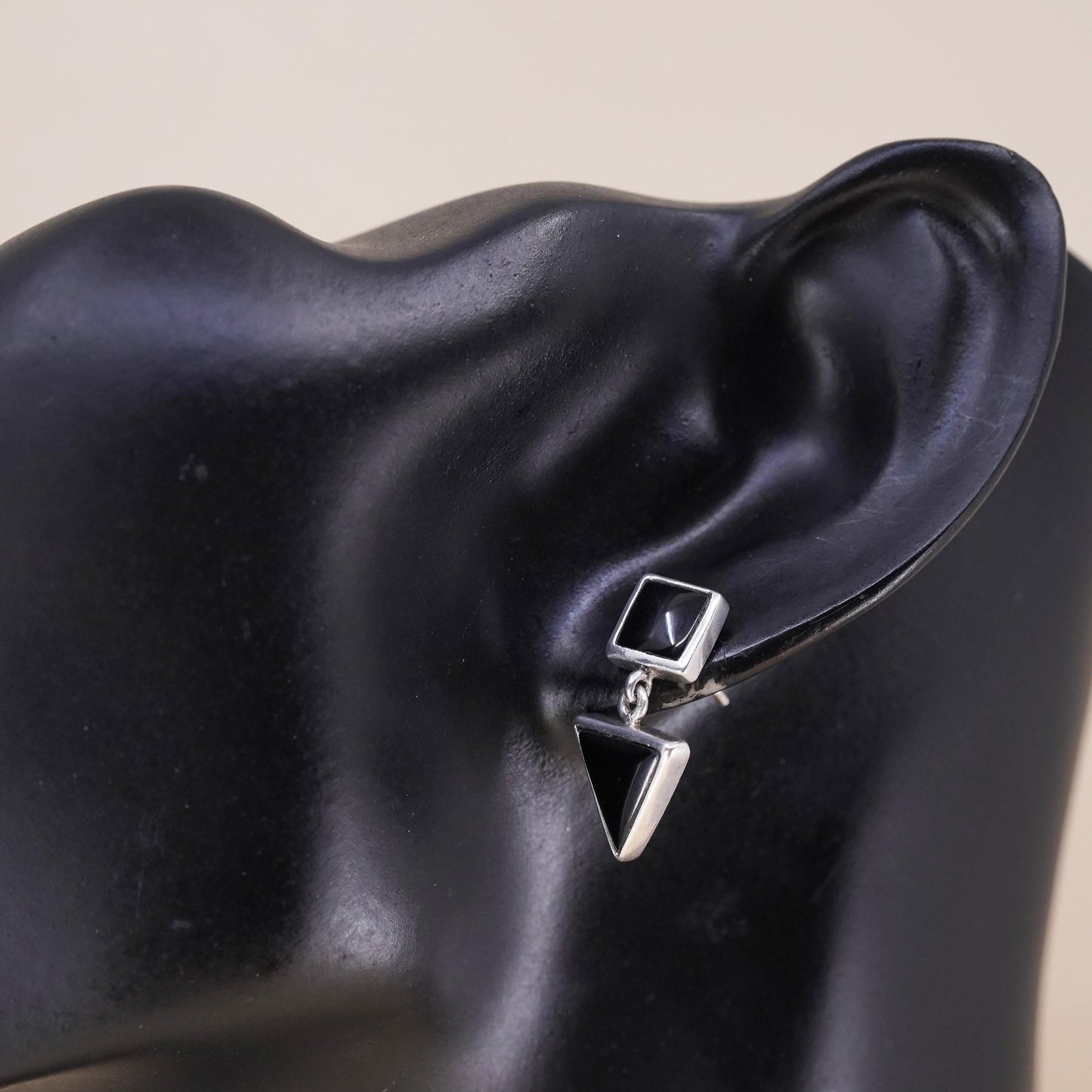 Native American Quoc QT single earring. Sterling 925 silver stud triangle onyx