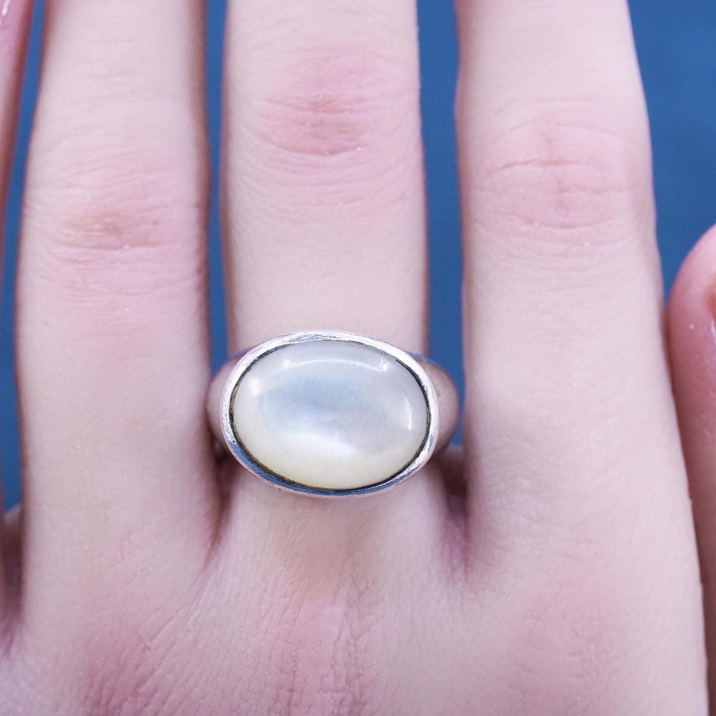 Size 8, VTG sterling silver handmade statement ring, 925 band mother of pearl