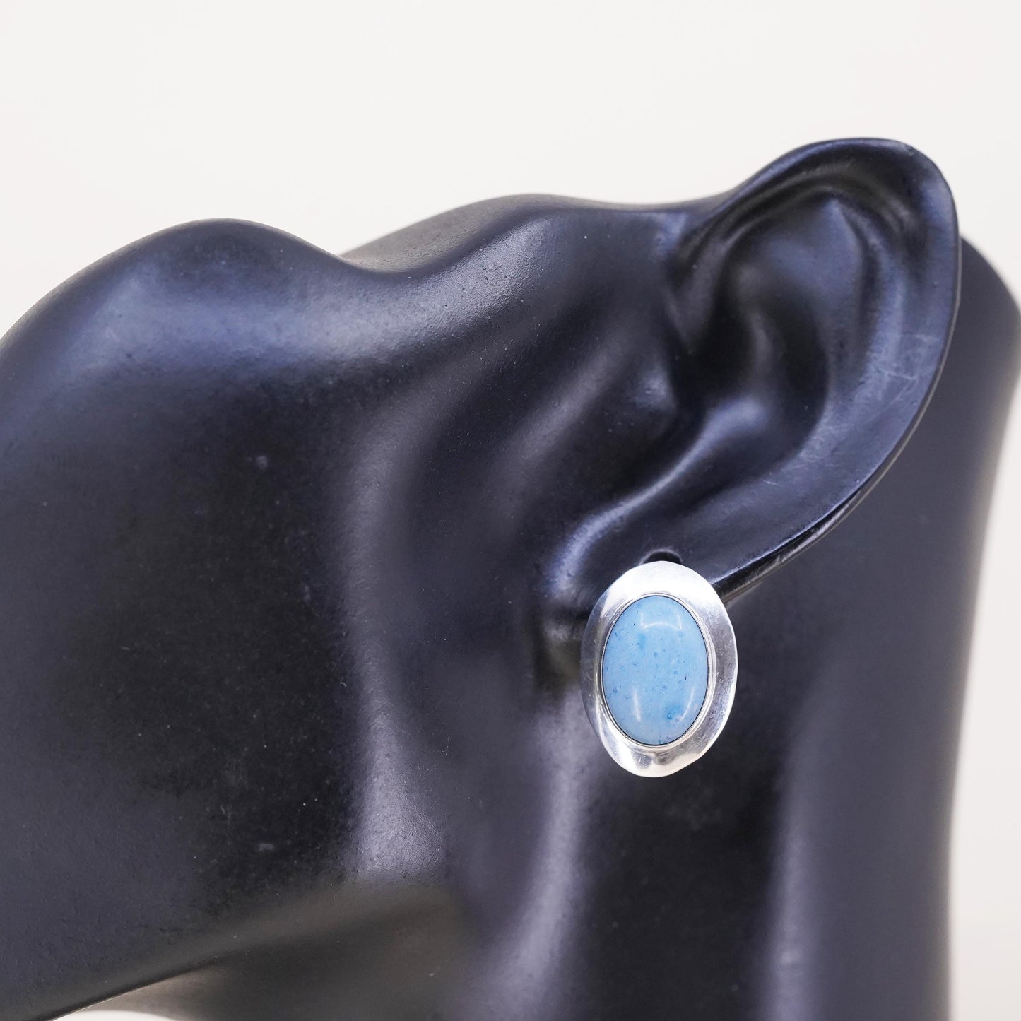 Native American sterling silver single earring, 925 oval clip on with turquoise