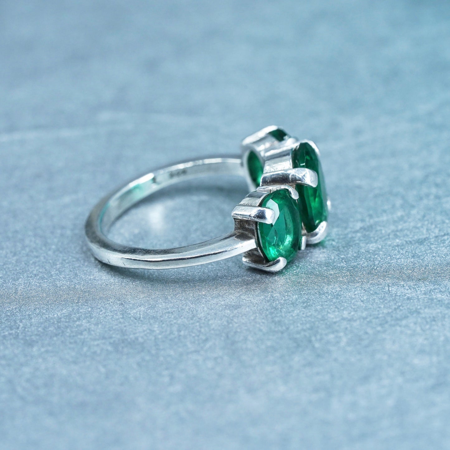 Size 7.75, vintage Sterling 925 silver handmade ring with emerald