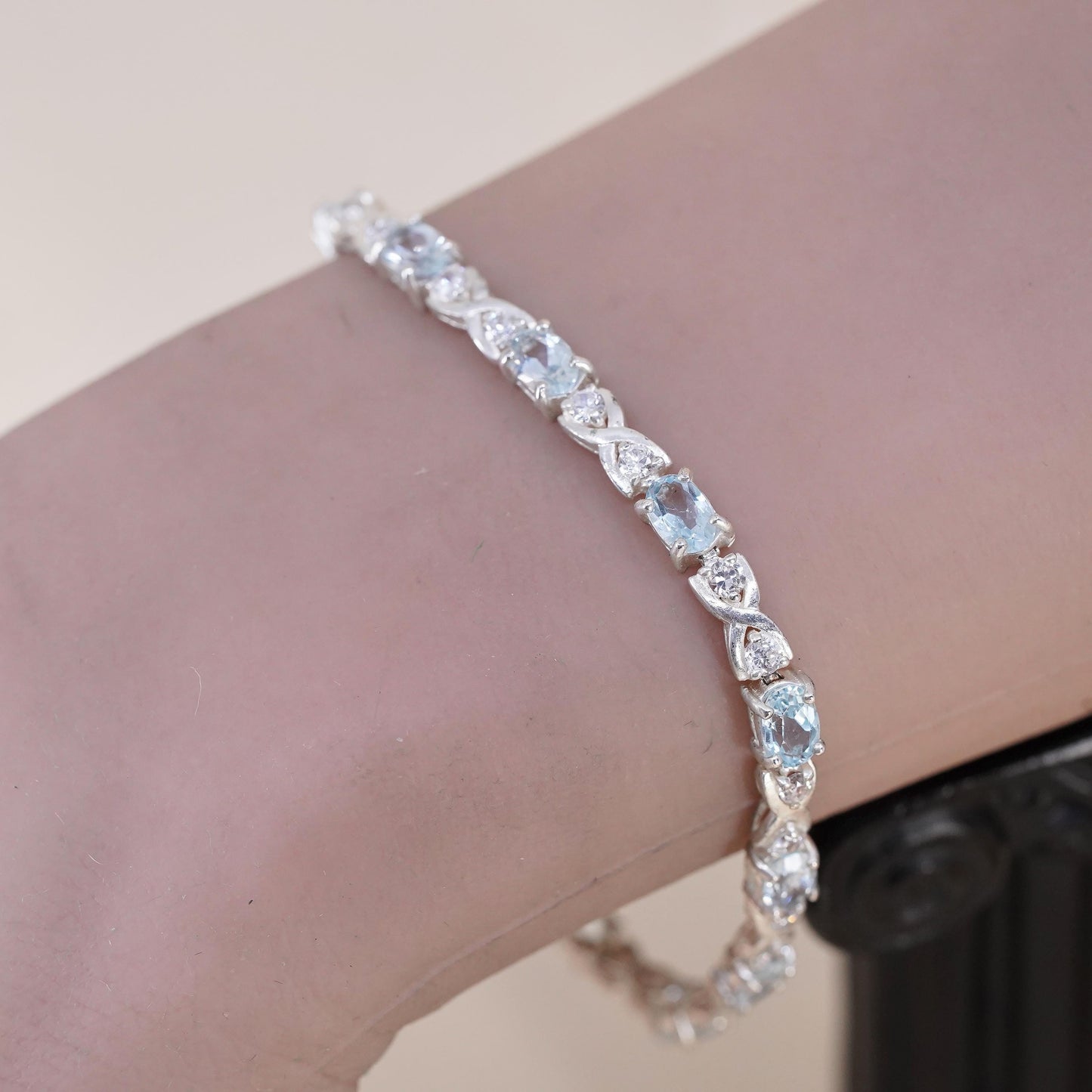 6.75", Vintage Sterling 925 silver tennis bracelet with cluster topaz