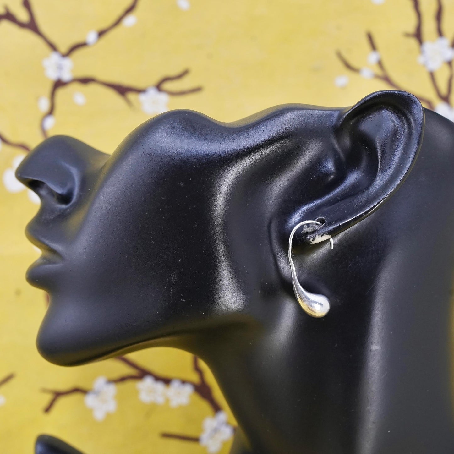 Vintage Italian Solid Sterling 925 Silver teardrop Earrings