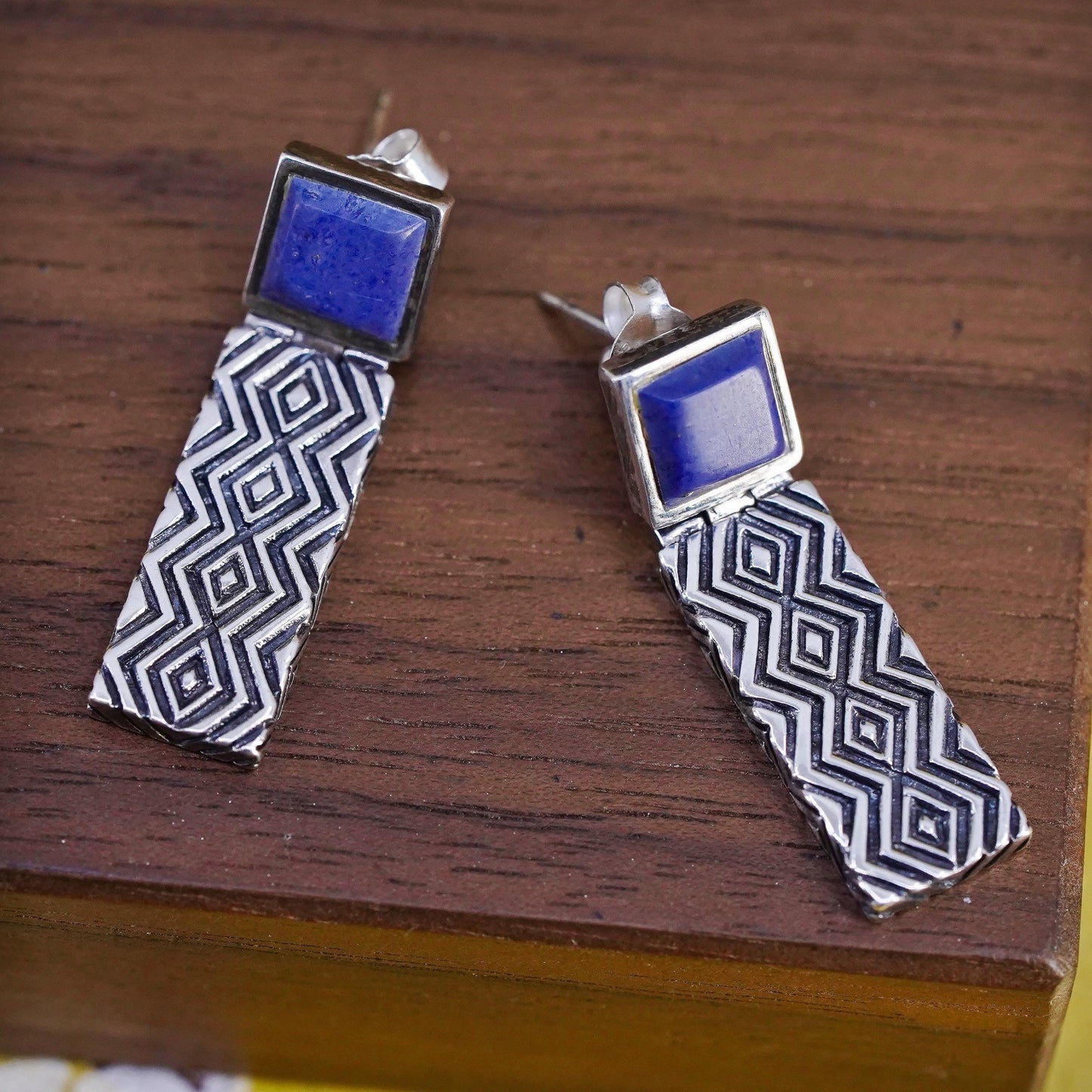 Designer sterling 925 silver textured rugtangular earrings lapis lazuli square