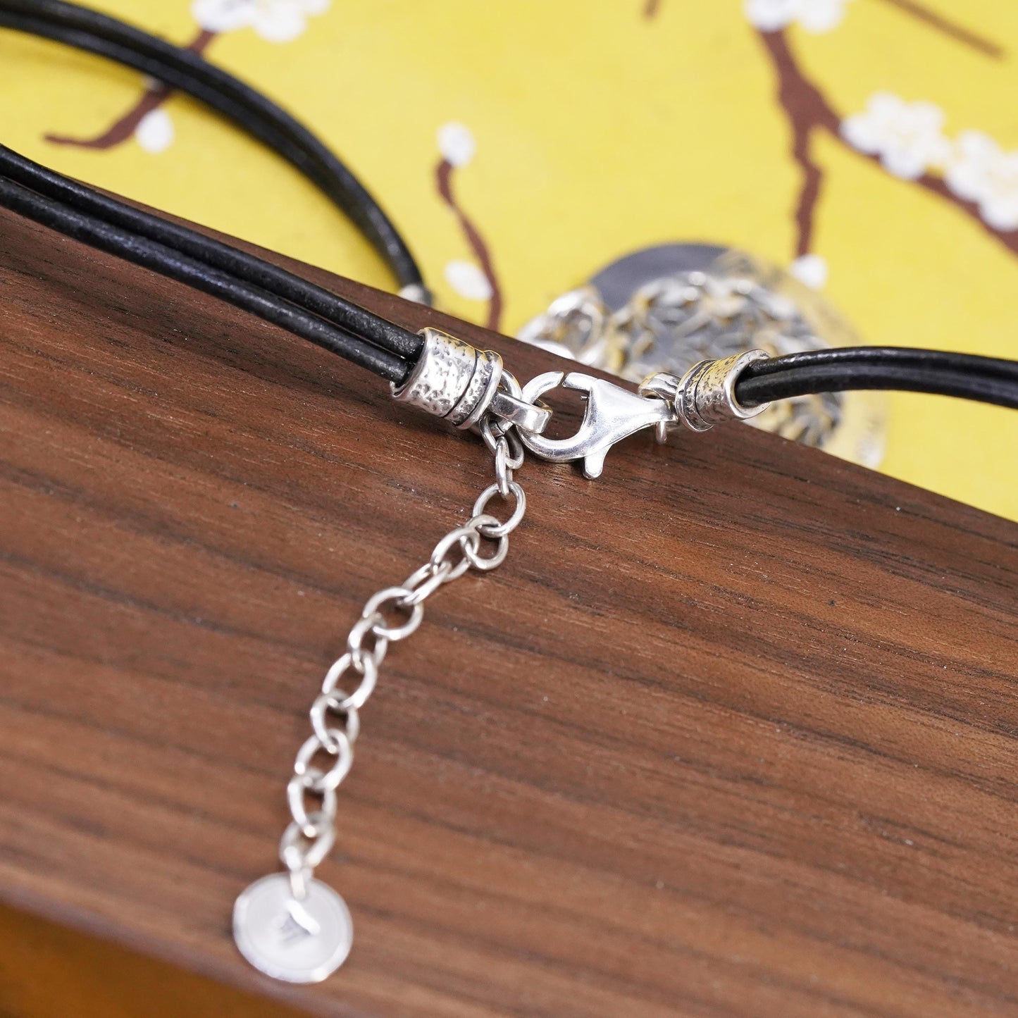 15+2”, Silpada Israel Sterling 925 silver floral Pendant Leather Cord Necklace
