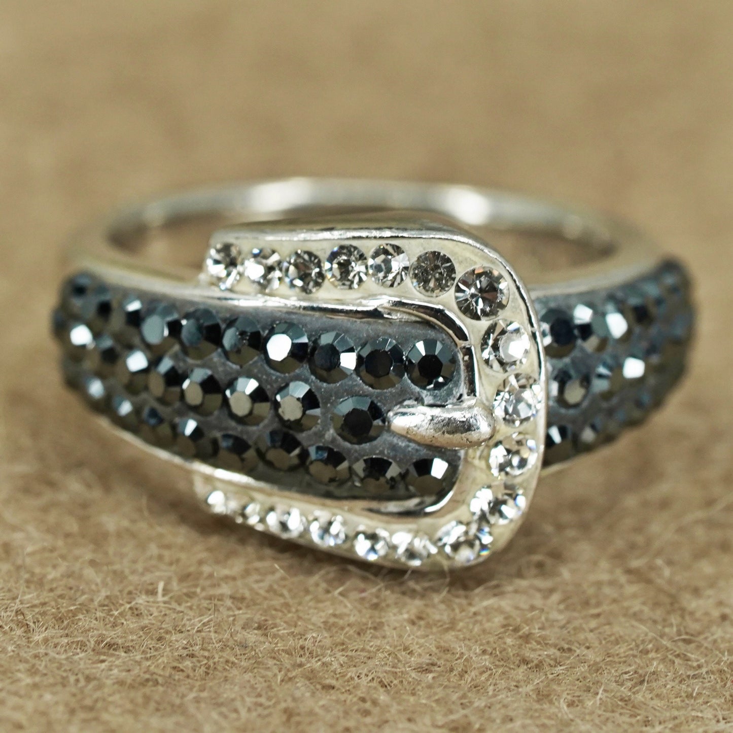 Size 7, vintage Sterling 925 silver belt ring with cluster cz