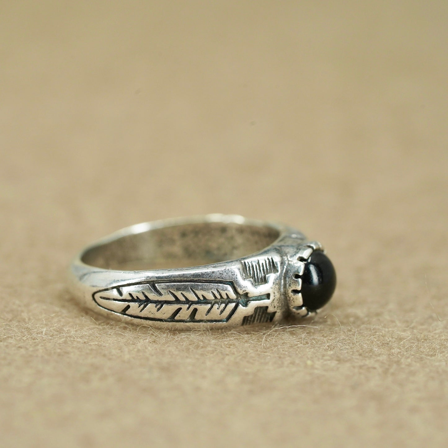 Size 6, vintage southwestern Shube Sterling 925 silver handmade ring with onyx