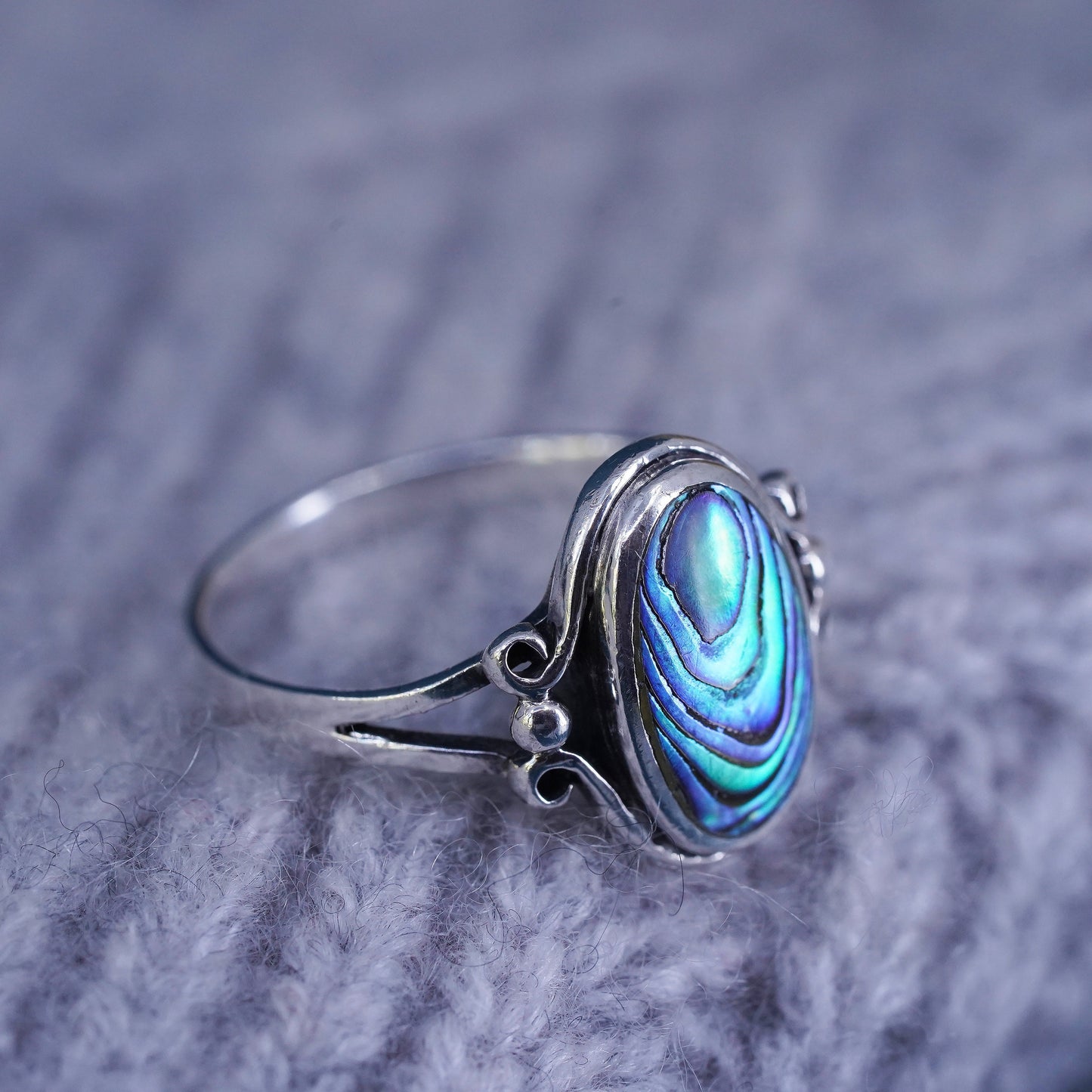 Size 8, vintage sterling 925 silver handmade ring with oval abalone inlay