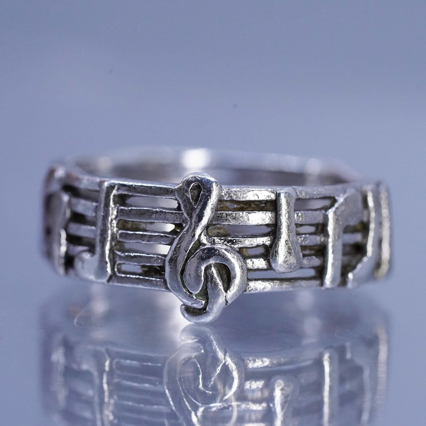 Size 6.5, vtg southwestern Sterling 925 silver handmade ring, music note band