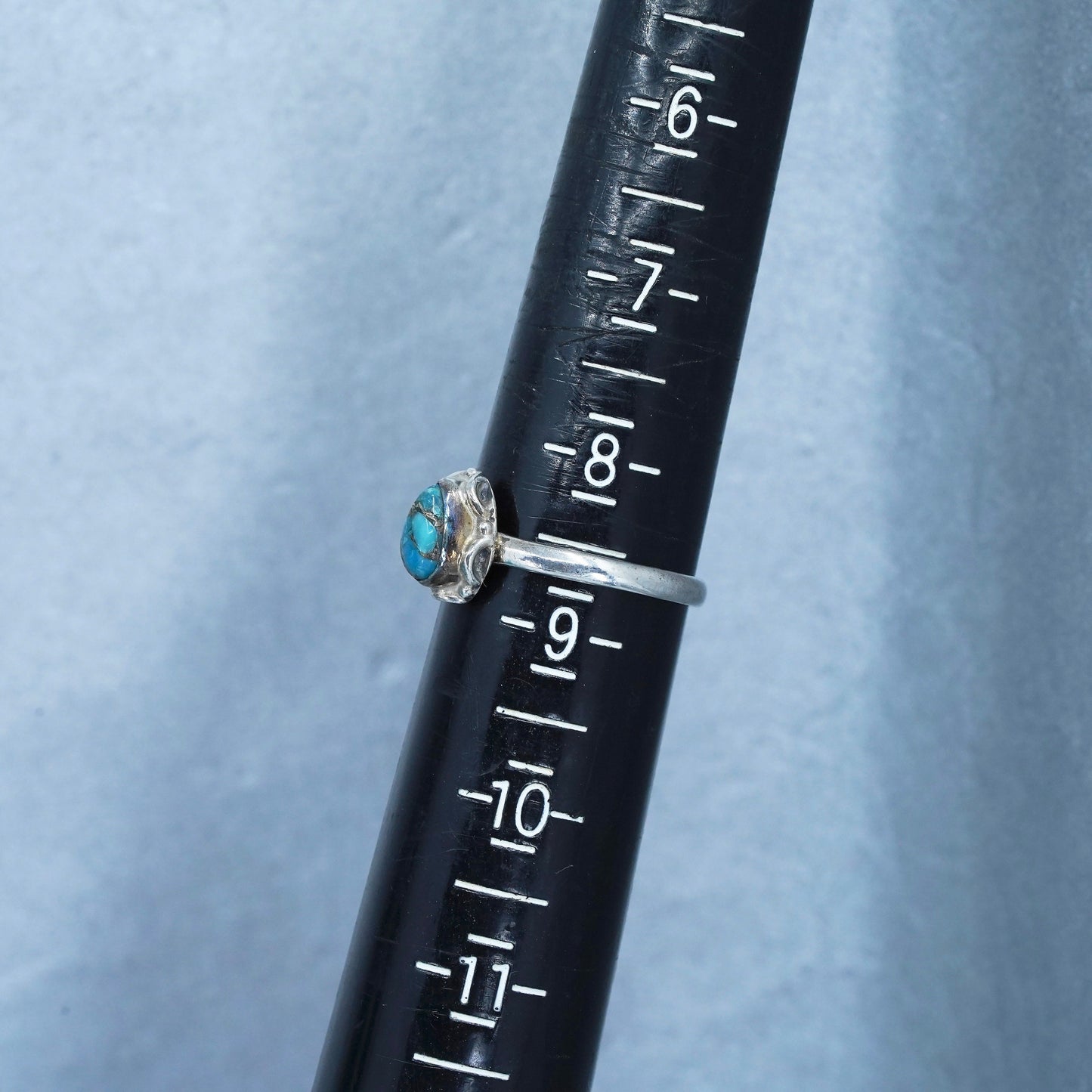 Size 8.25, Native American navajo Sterling 925 silver ring with turquoise