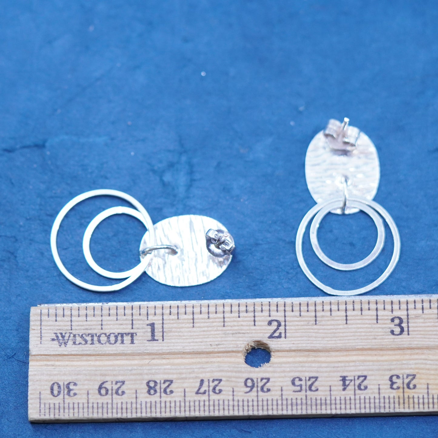 Vintage sterling 925 Silver Freeform Oval Textured Link Circle Post Earrings