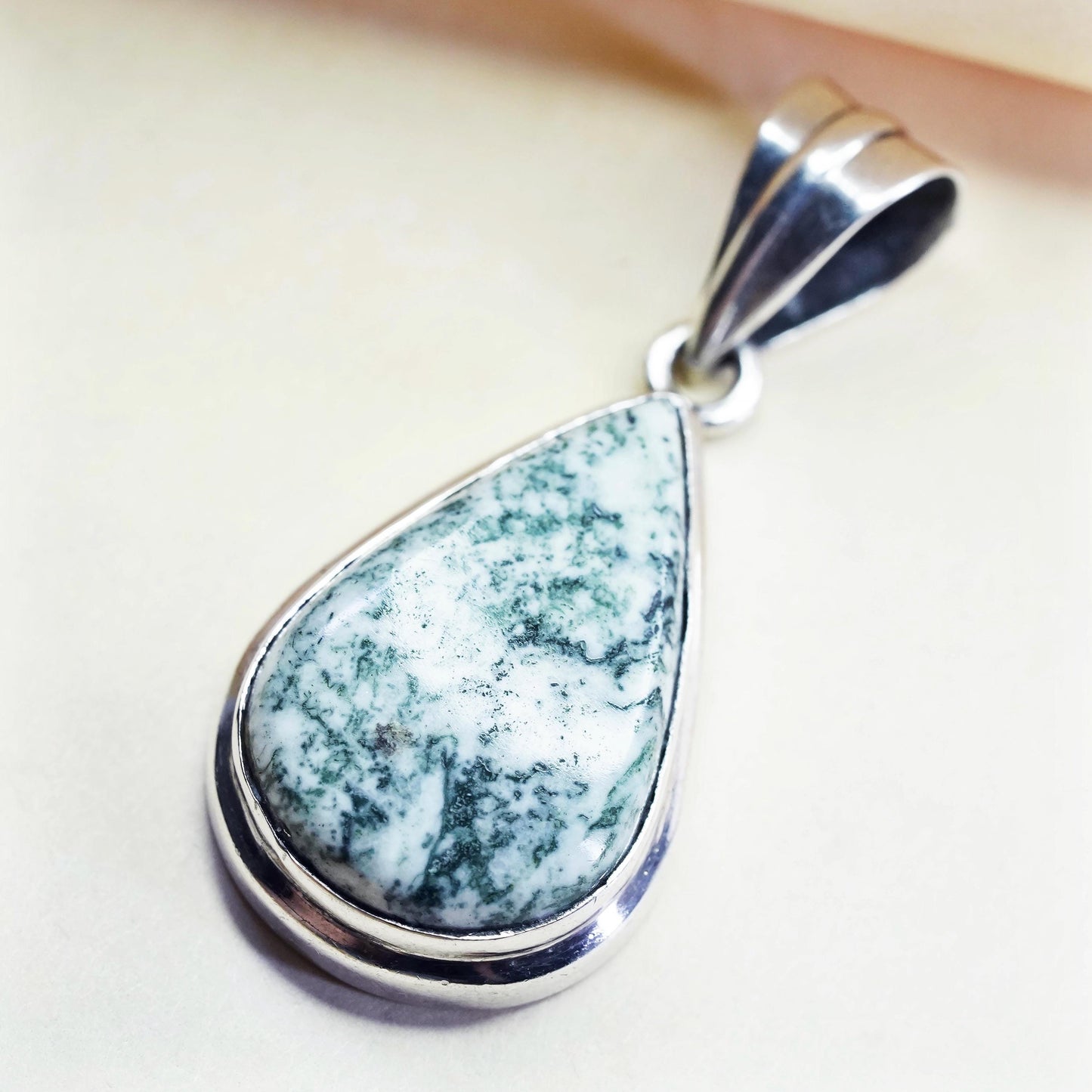 Vintage sterling 925 silver handmade teardrop pendant with green tree agate