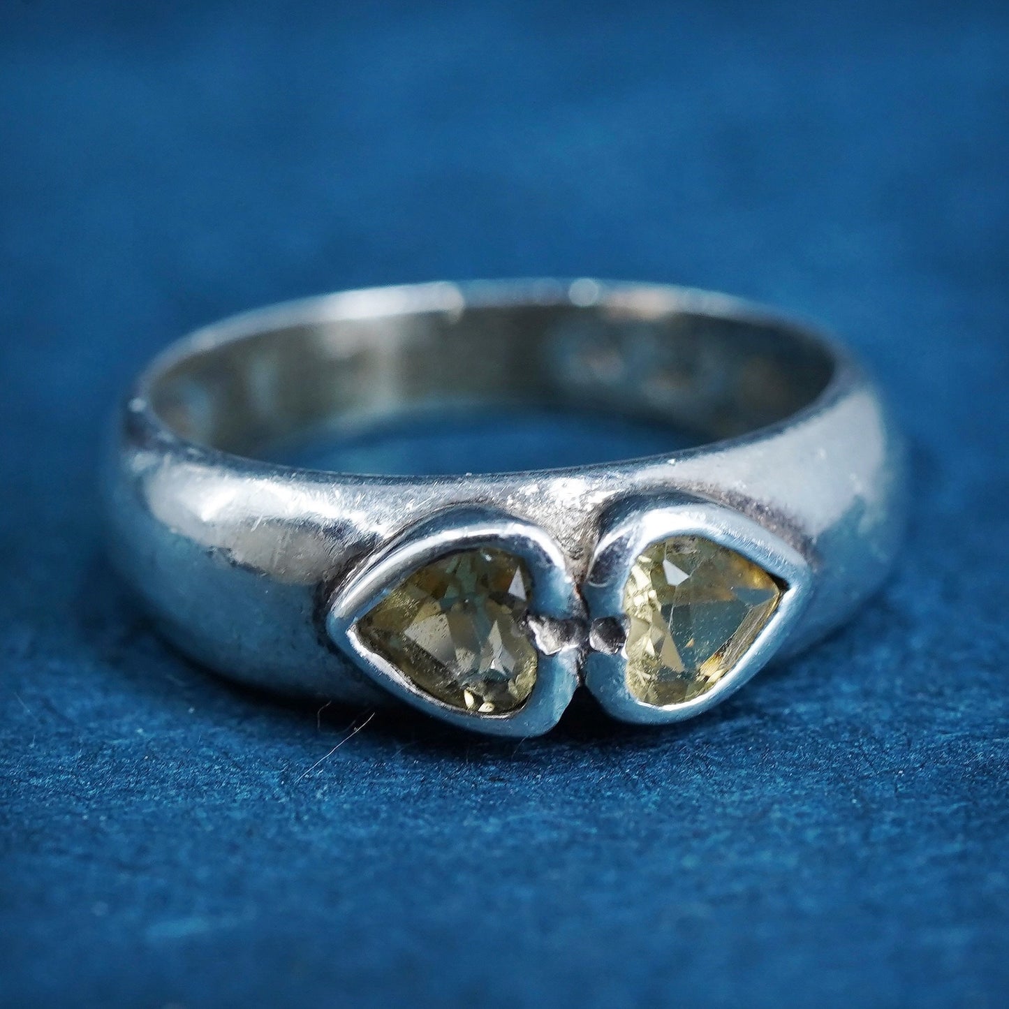 Size 4.5, vintage Sterling 925 silver stackable ring with heart citrine
