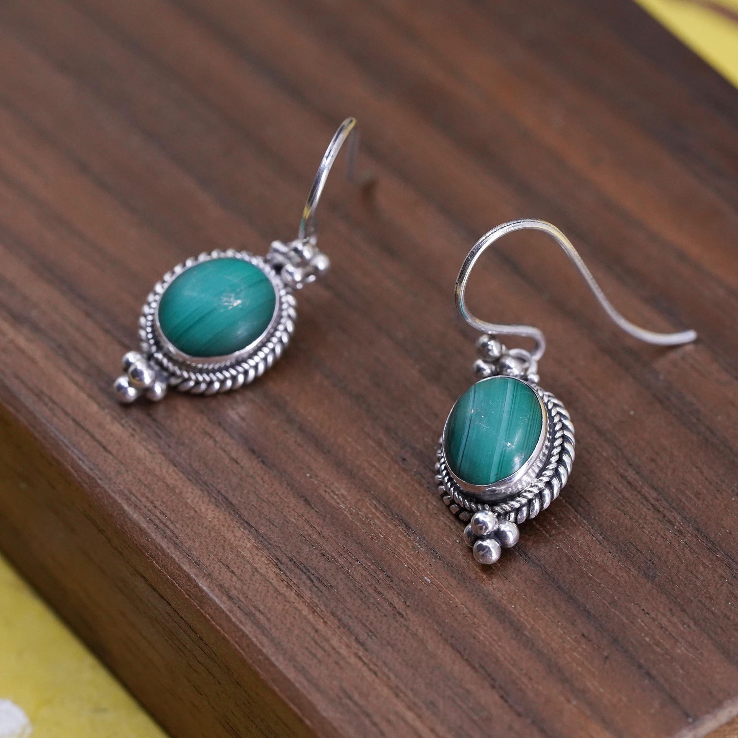 Vintage Sterling 925 silver handmade earrings with oval malachite and cable
