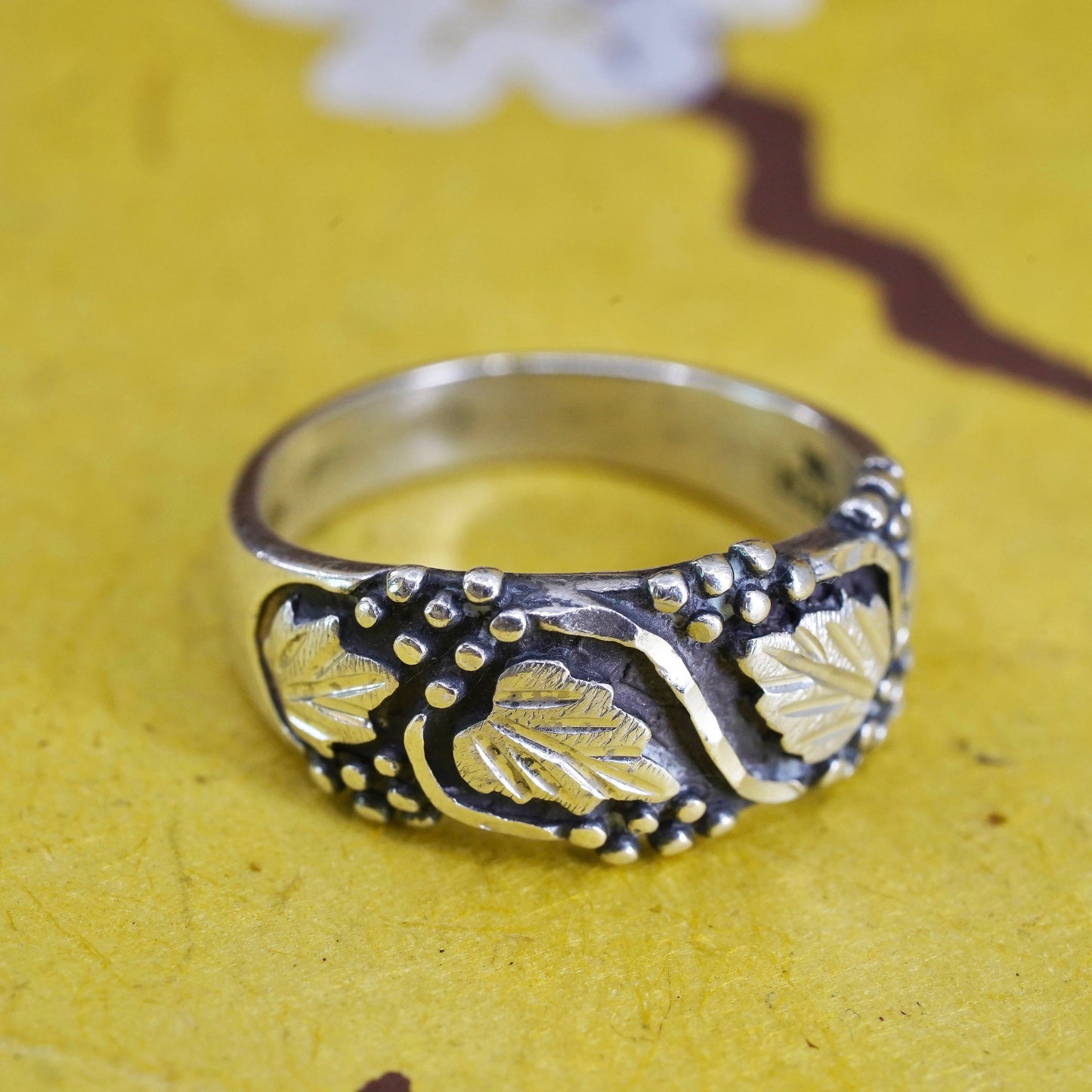 Size 6.5, Wheeler jewelry Sterling silver ring, 925 band with grape vine leaves