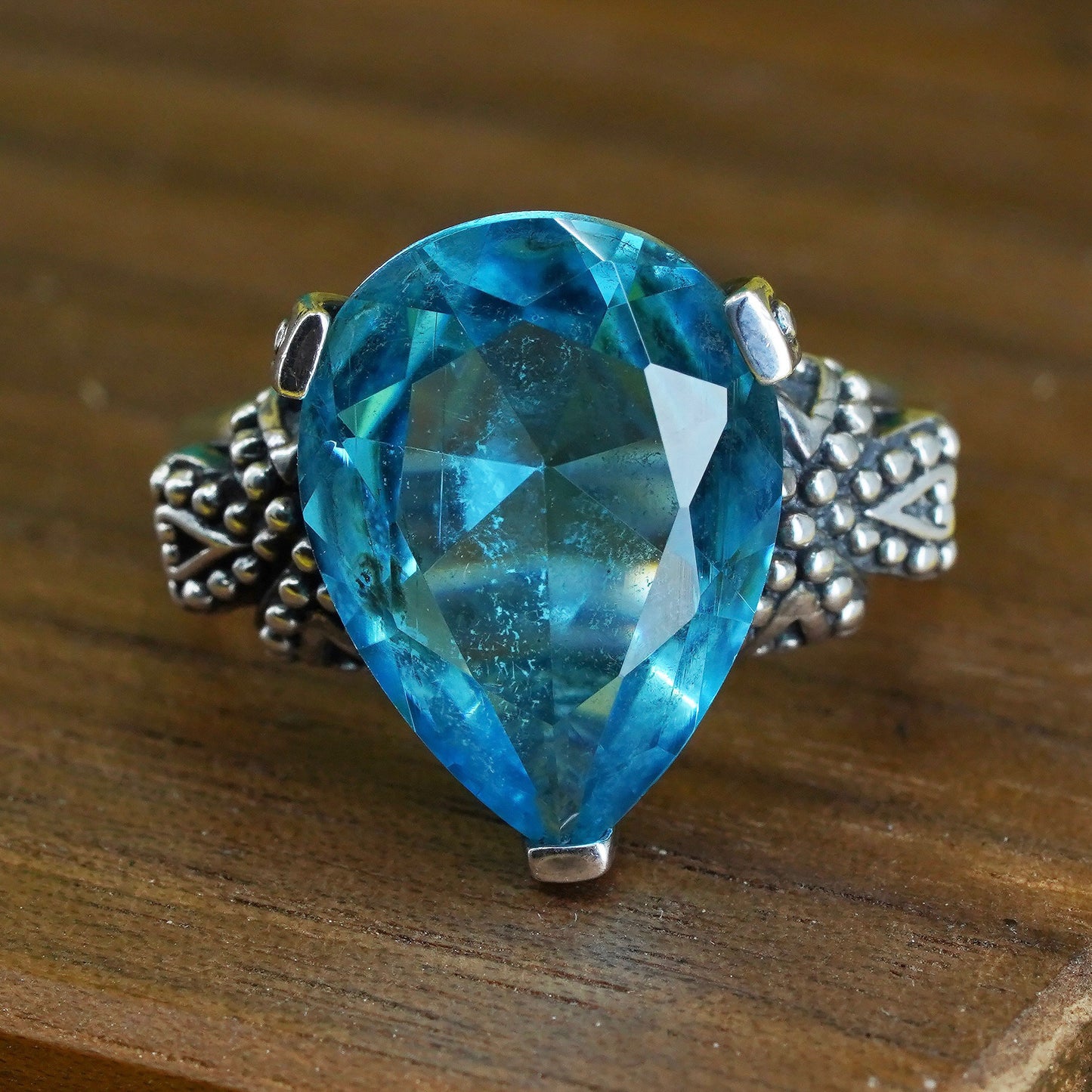 Size 7, vintage Sterling 925 silver statement ring with teardrop blue topaz