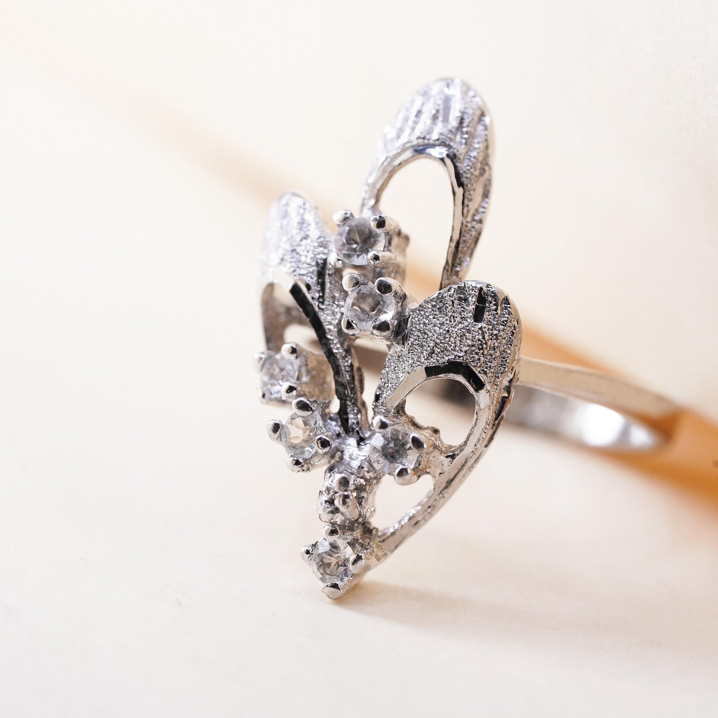 Size 9, vintage glittering textured Sterling 925 silver Statement ring with cz