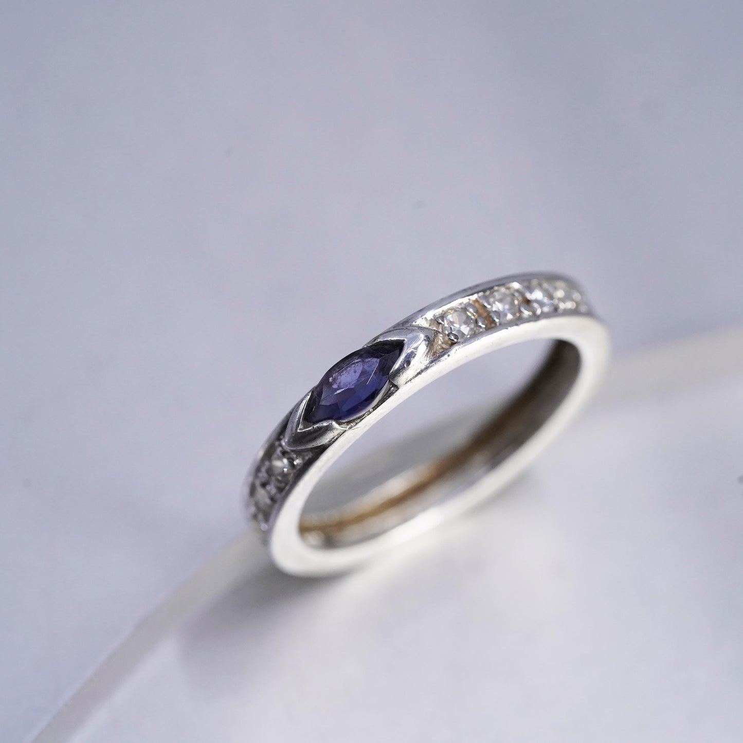 Size 7, vintage Sterling 925 silver handmade stackable band ring with amethyst