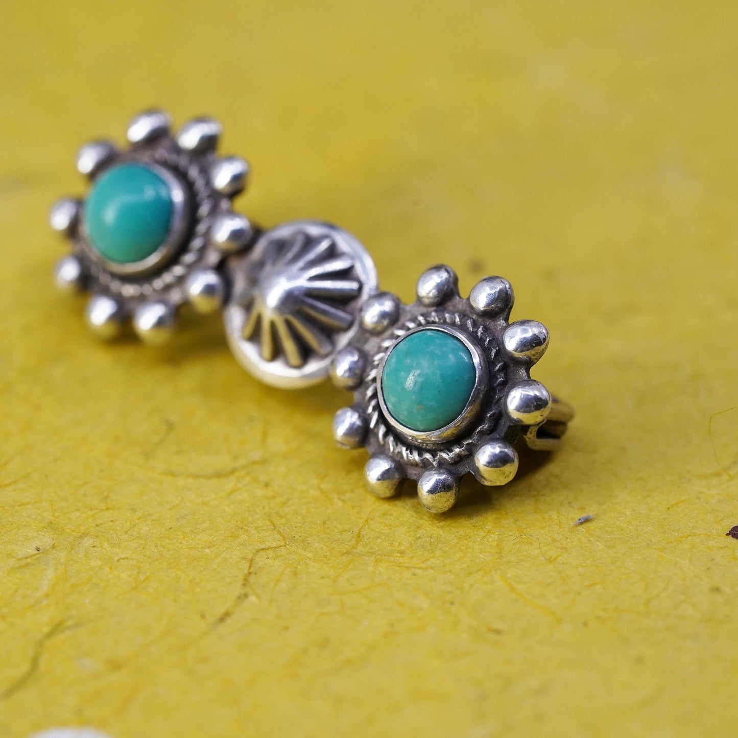Vintage Native American southwestern sterling 925 silver brooch with turquoise