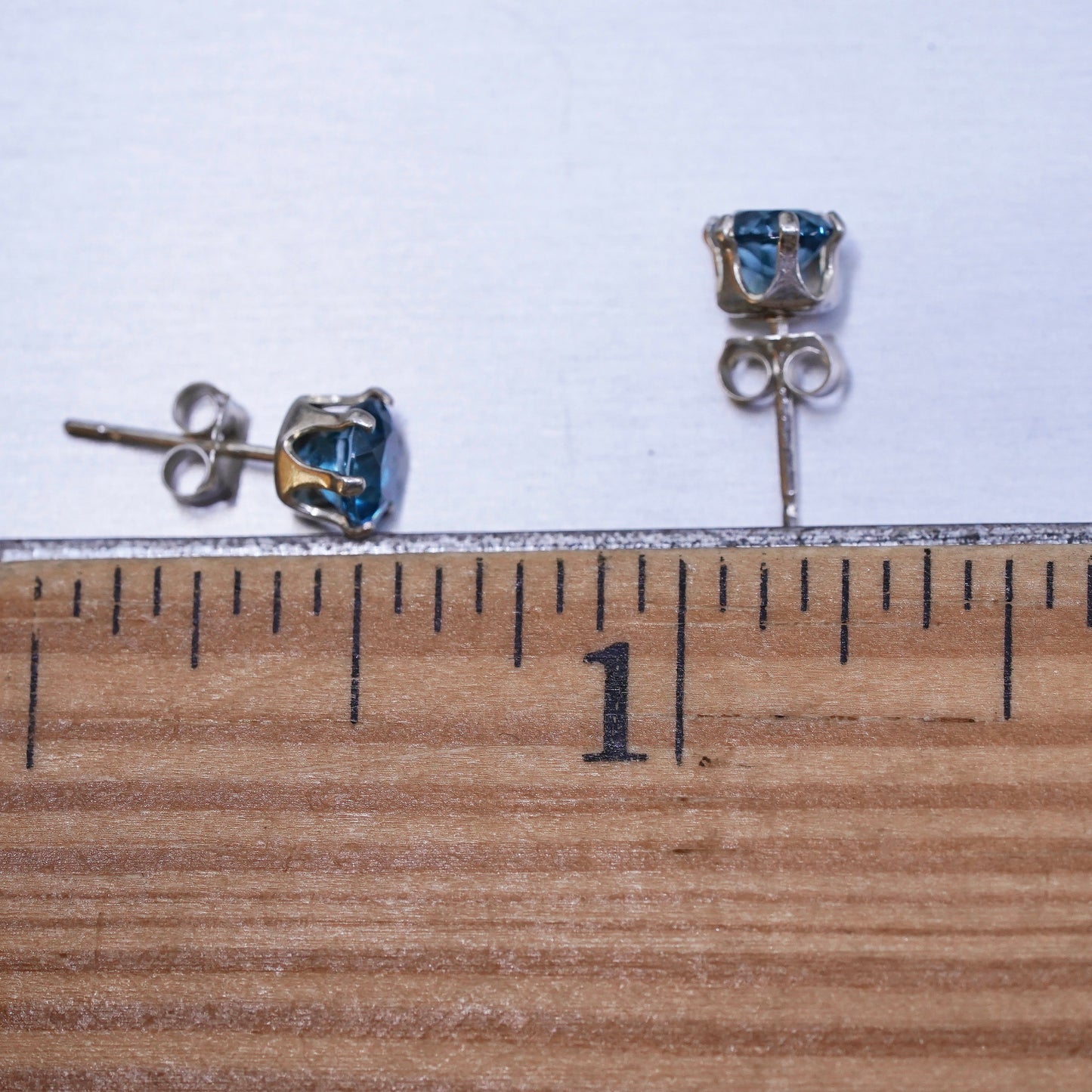 4mm, Vintage sterling silver earrings with blue topaz, 925 studs