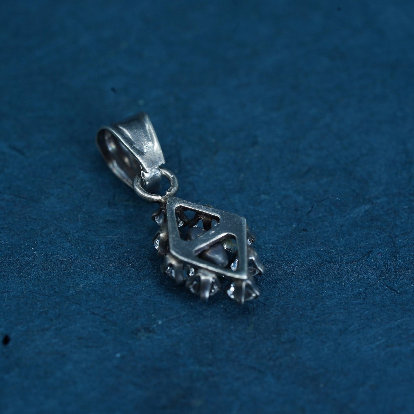 Vintage Sterling 925 silver filigree pendant with peridot and cz