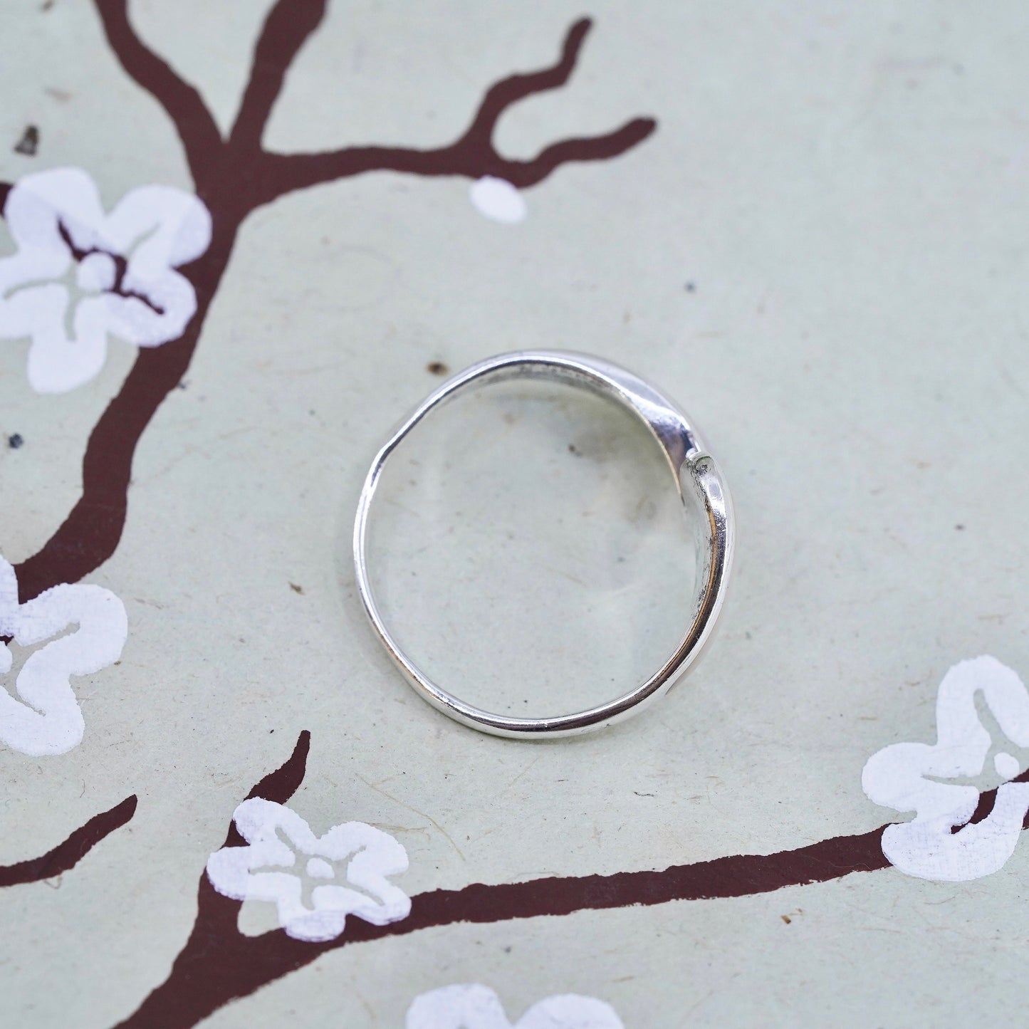 Size 10, Vintage sterling silver ring, 925 wrap band with mother of pearl inlay
