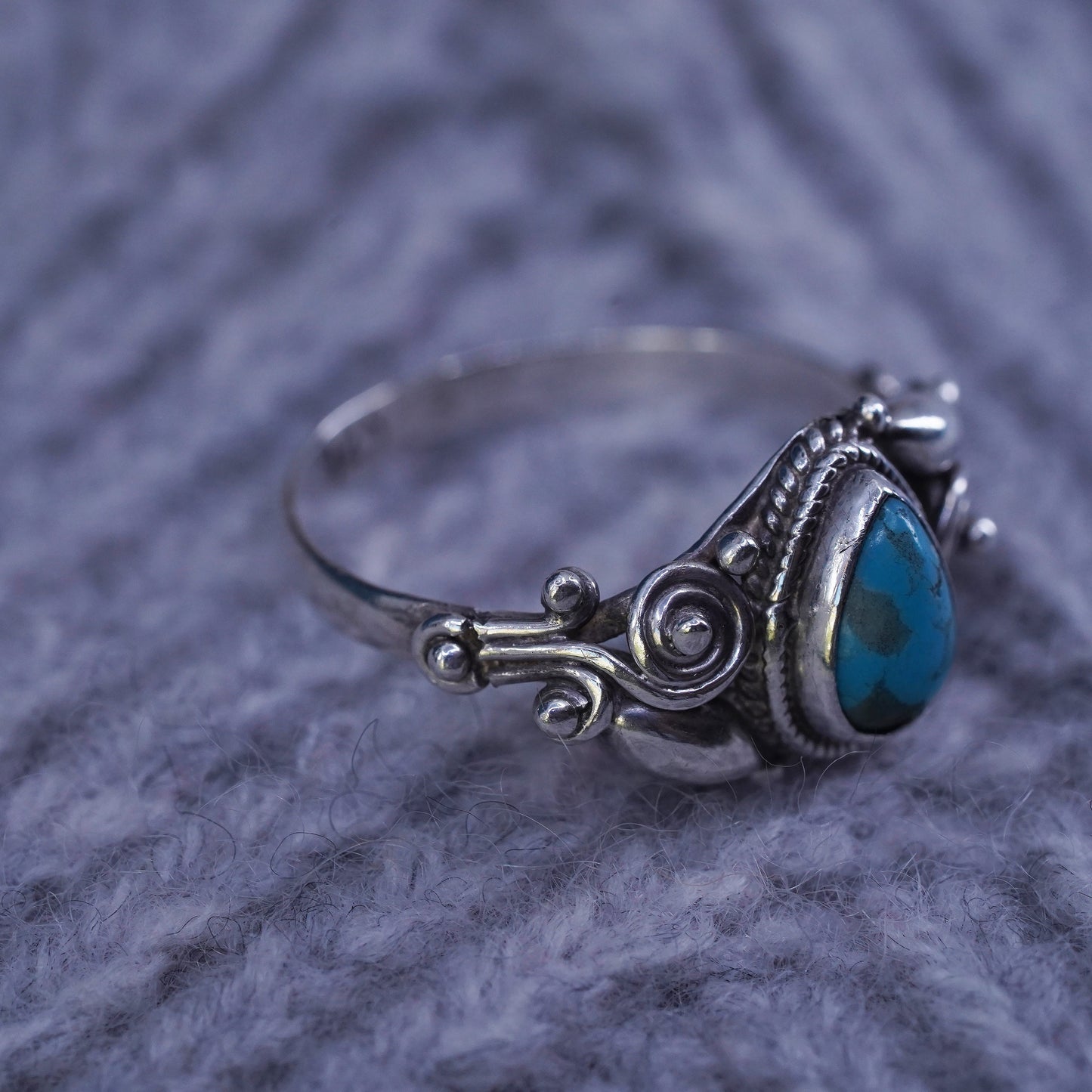 Size 7.5, vintage Sterling silver ring turquoise, Native American, southwestern