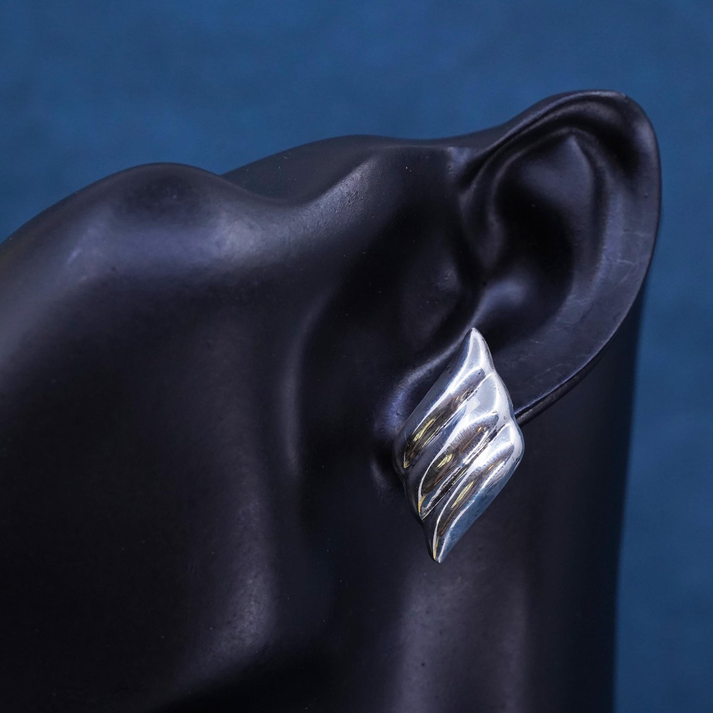 vintage Mexican Sterling silver handmade modern ribbed earrings, 925 studs
