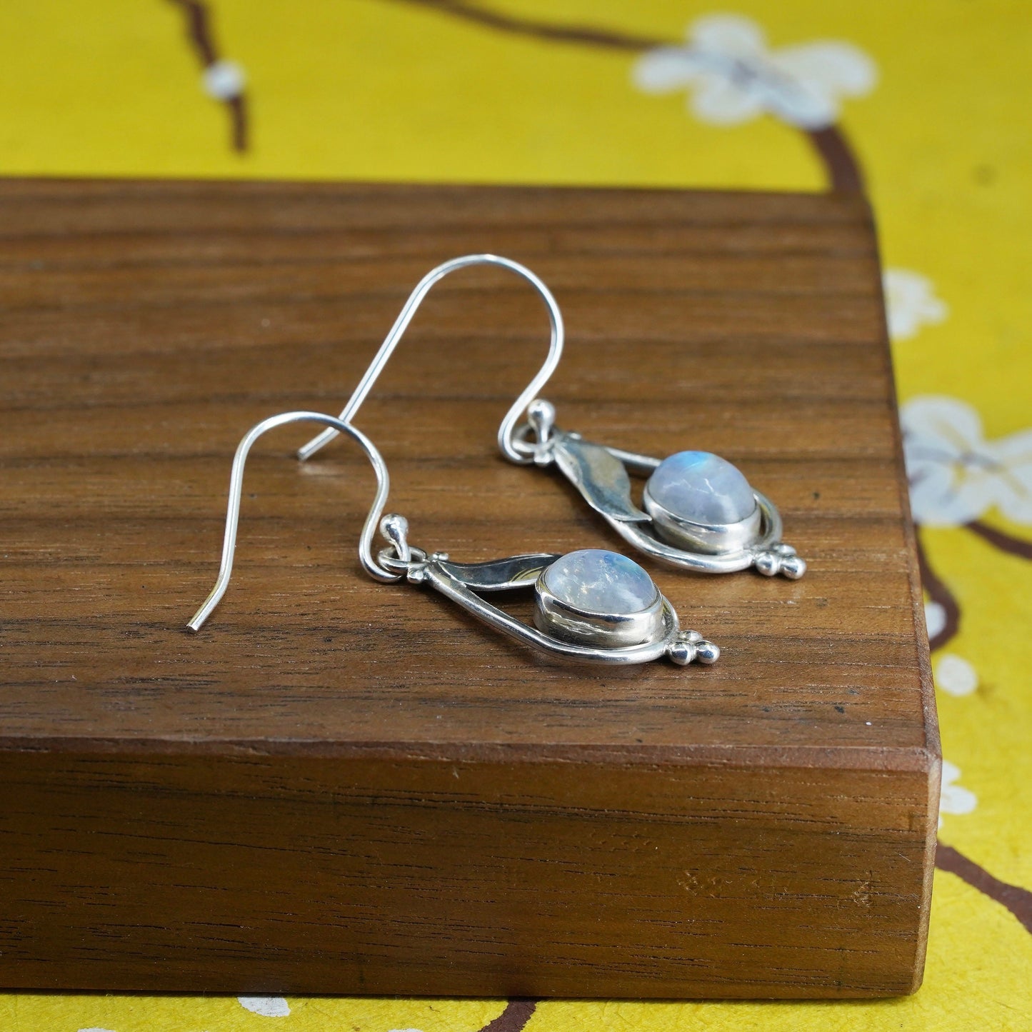 Vintage Sterling silver handmade earrings, 925 silver w/ oval shaped moonstone