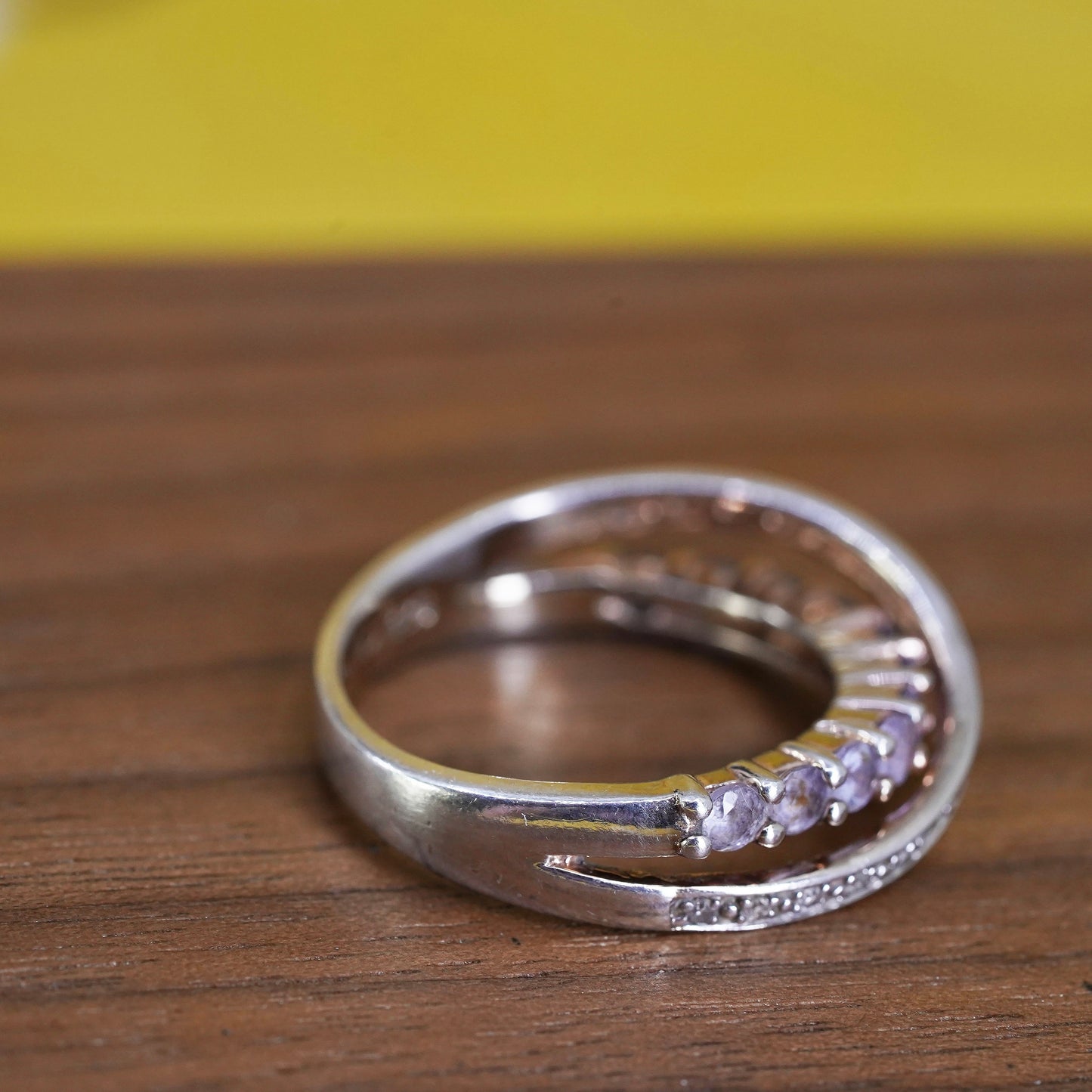 Size 7.25, vintage Sterling 925 silver band ring with amethyst and diamonds