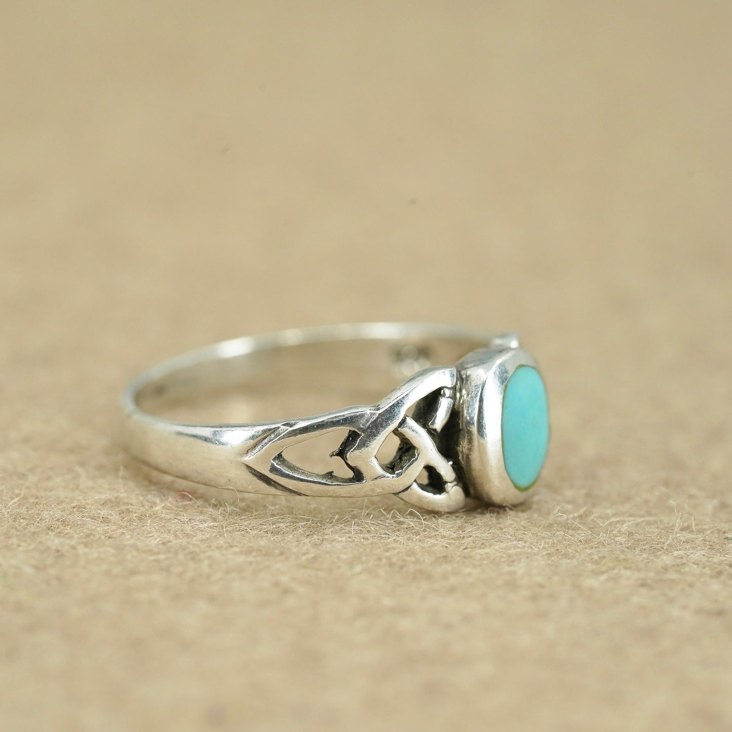 Size 7, southwestern Sterling 925 silver handmade ring with turquoise