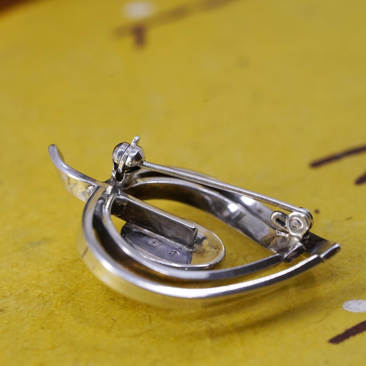 Vintage handmade sterling 925 silver leaf shaped brooch with golden tiger eye