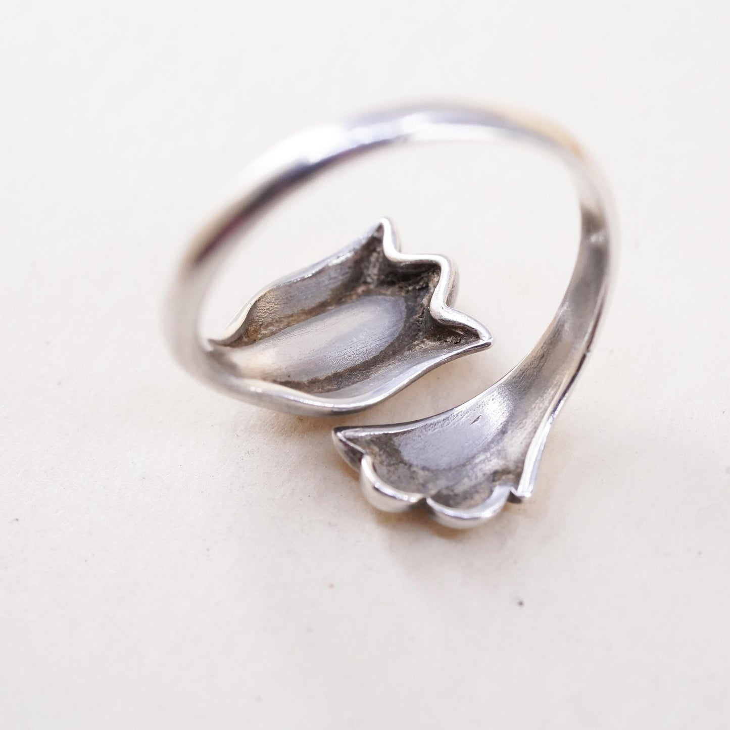 Adjustable, Spanish sterling silver statement ring, 925 tulip flower wrap band