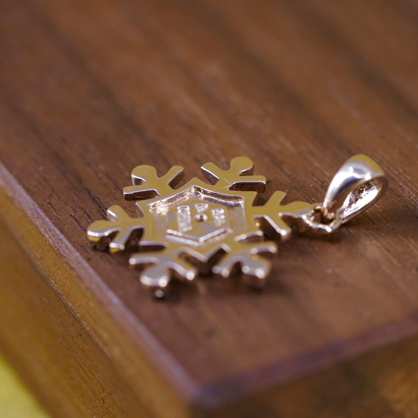 Vintage gold plated sterling 925 silver snowflake charm pendant with diamond