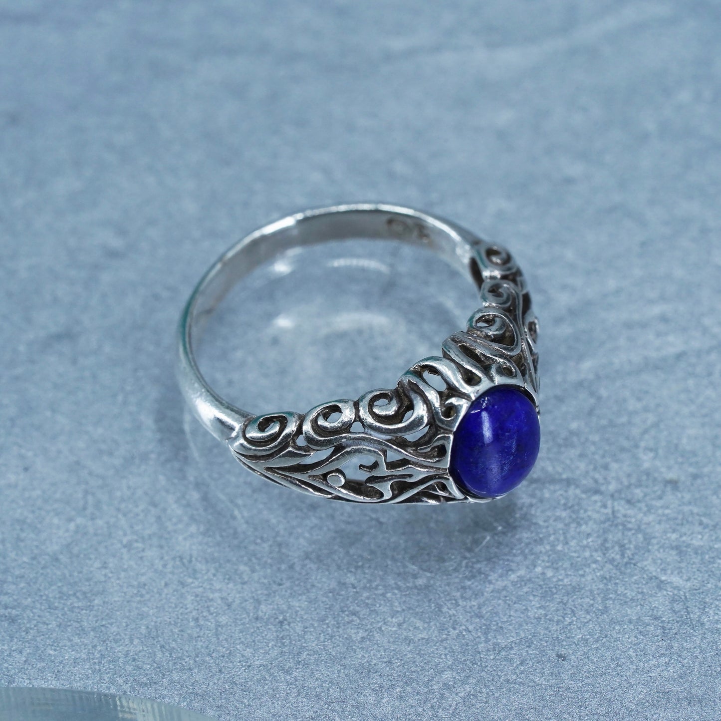 Size 7, southwestern Sterling 925 silver handmade band ring oval lapis lazuli