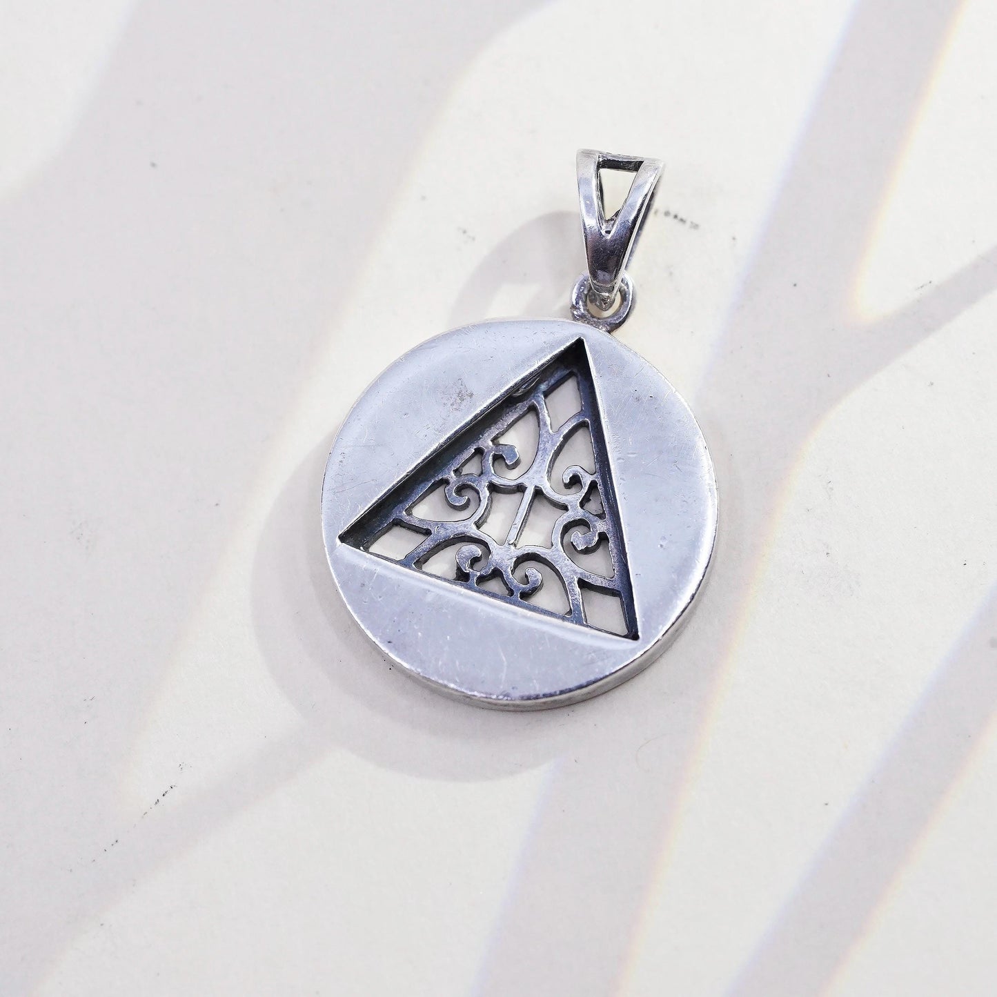 VTG sterling 925 silver handmade round filigree pendant mother of pearl inlay