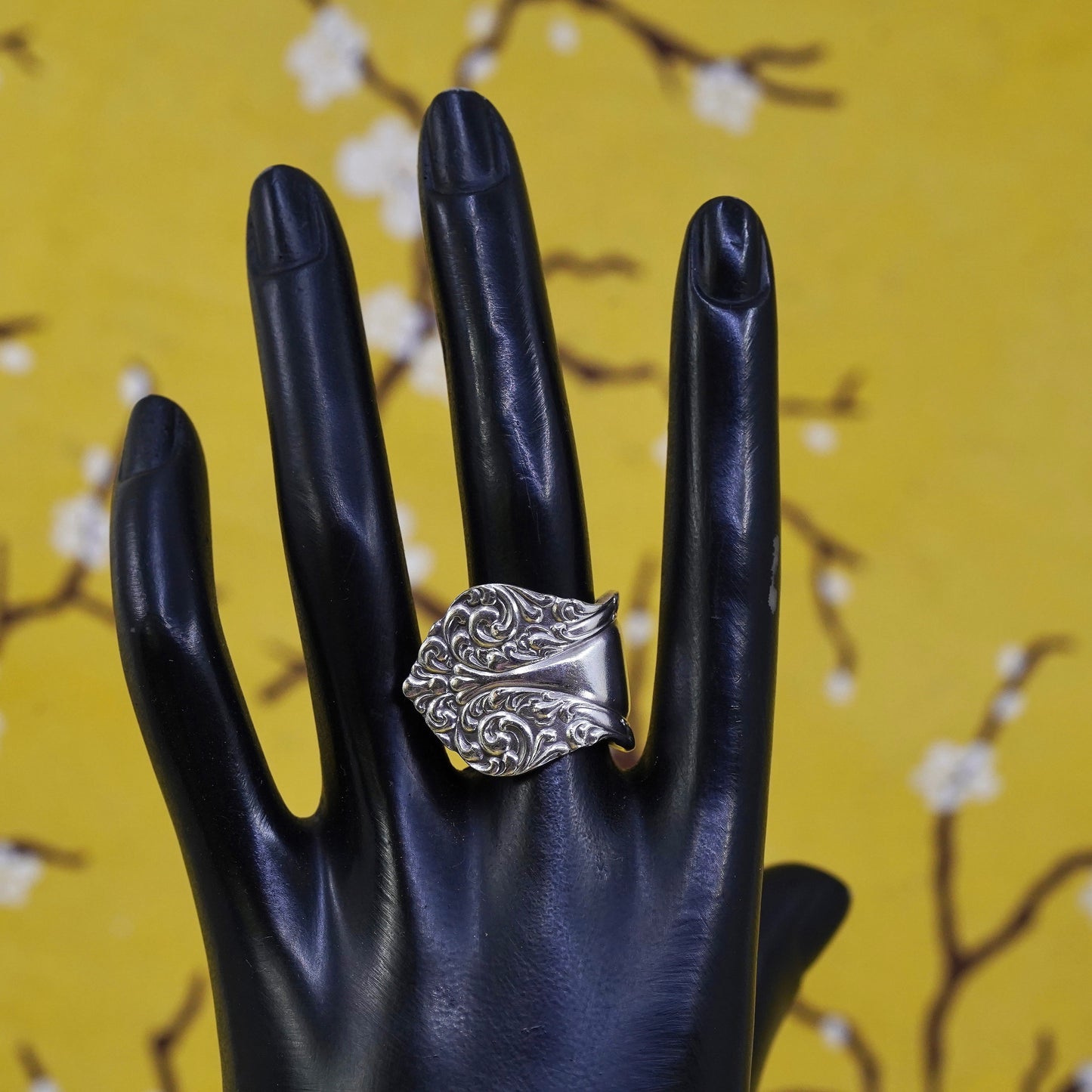 Size 7, vintage silver tone handmade spoon ring