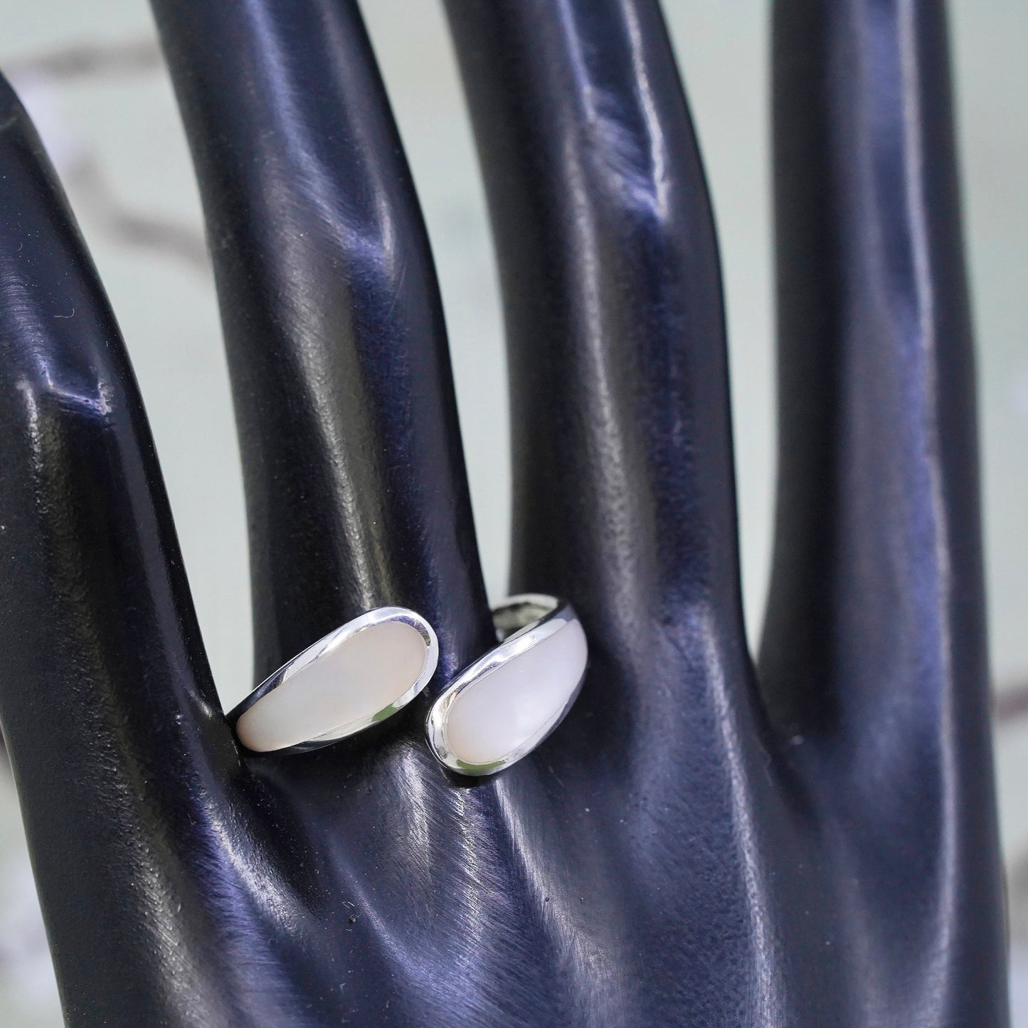Size 10, Vintage sterling silver ring, 925 wrap band with mother of pearl inlay