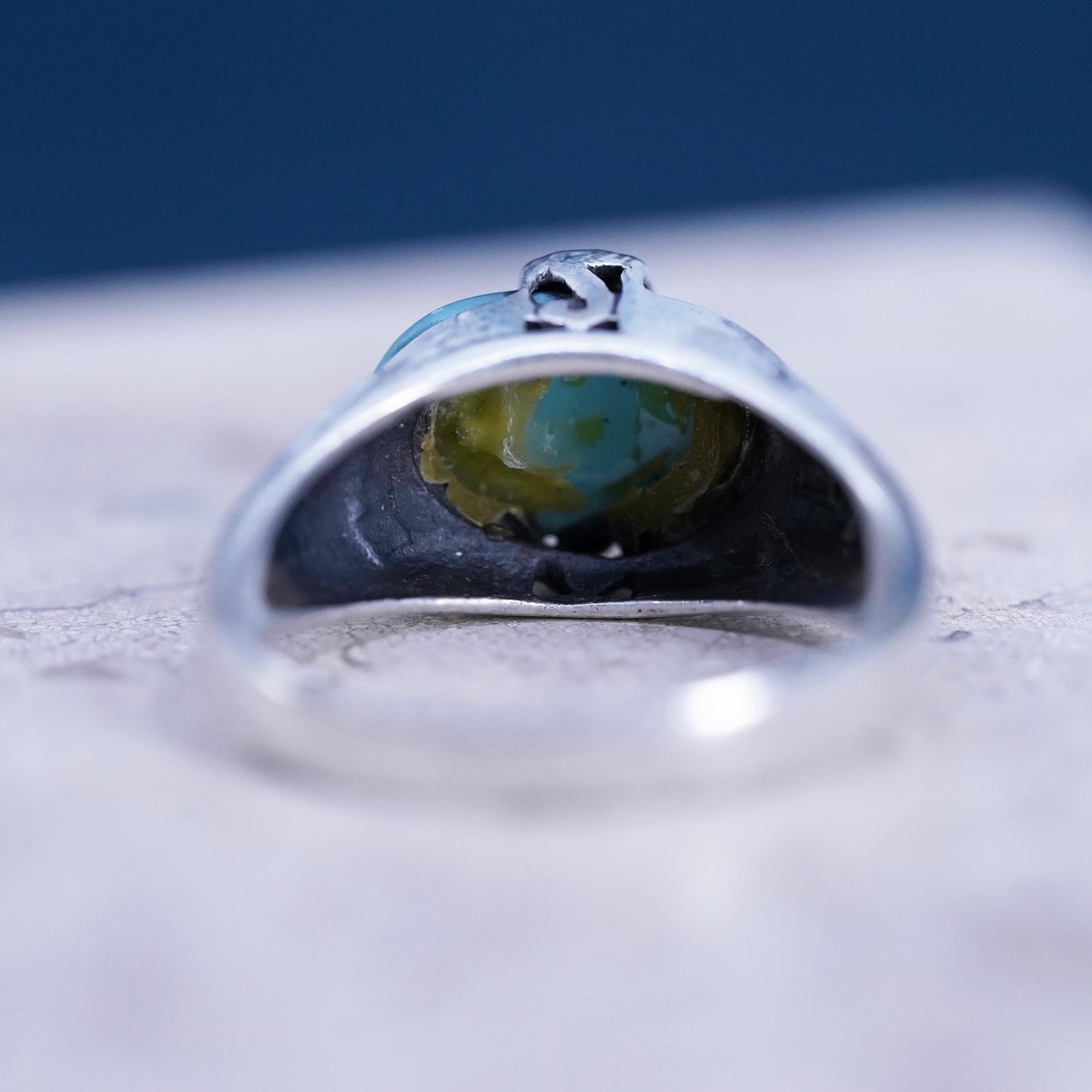 Size 8, vintage Sterling 925 silver handmade ring with turquoise
