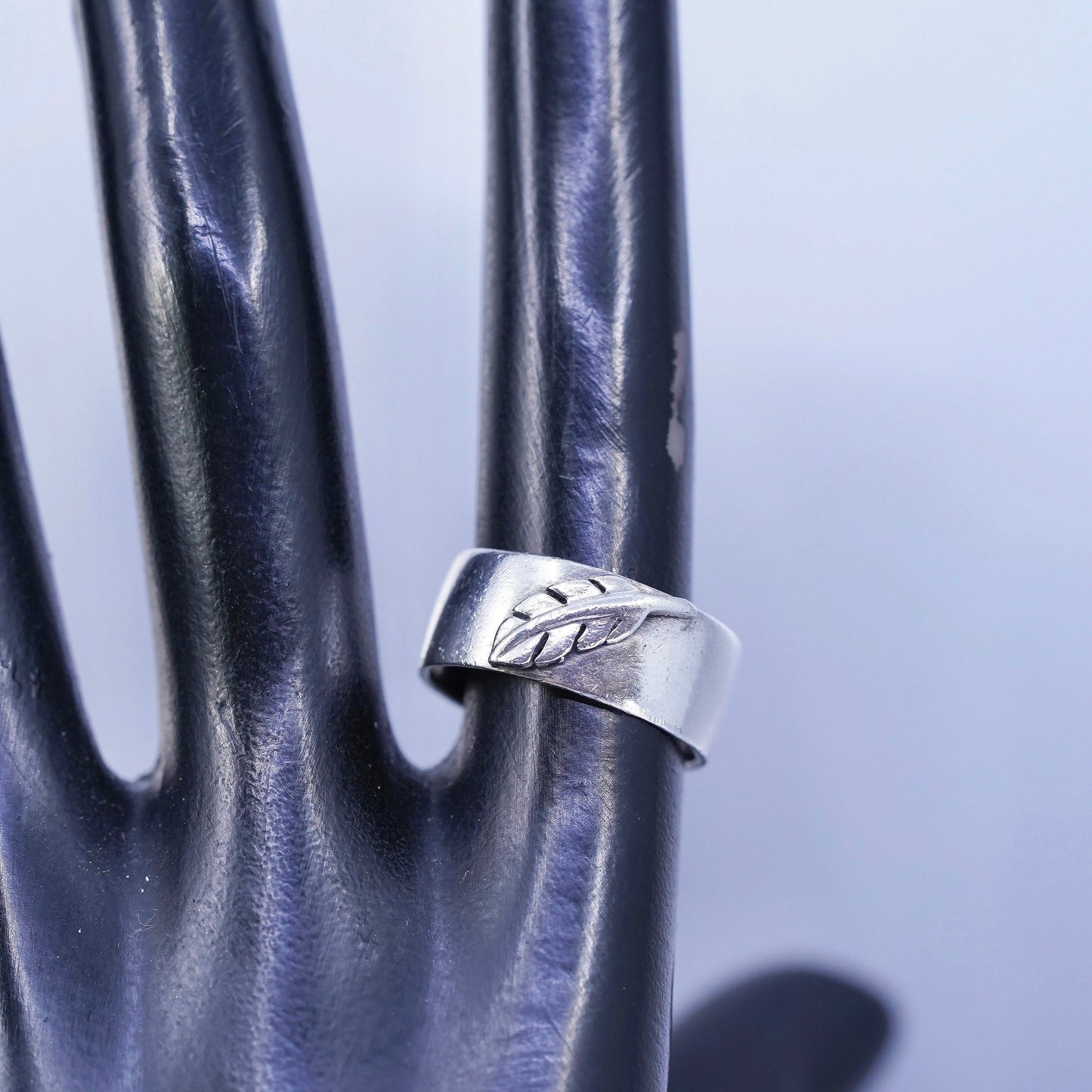 Size 7, vintage southwestern Sterling 925 silver handmade ring, leaf wide band
