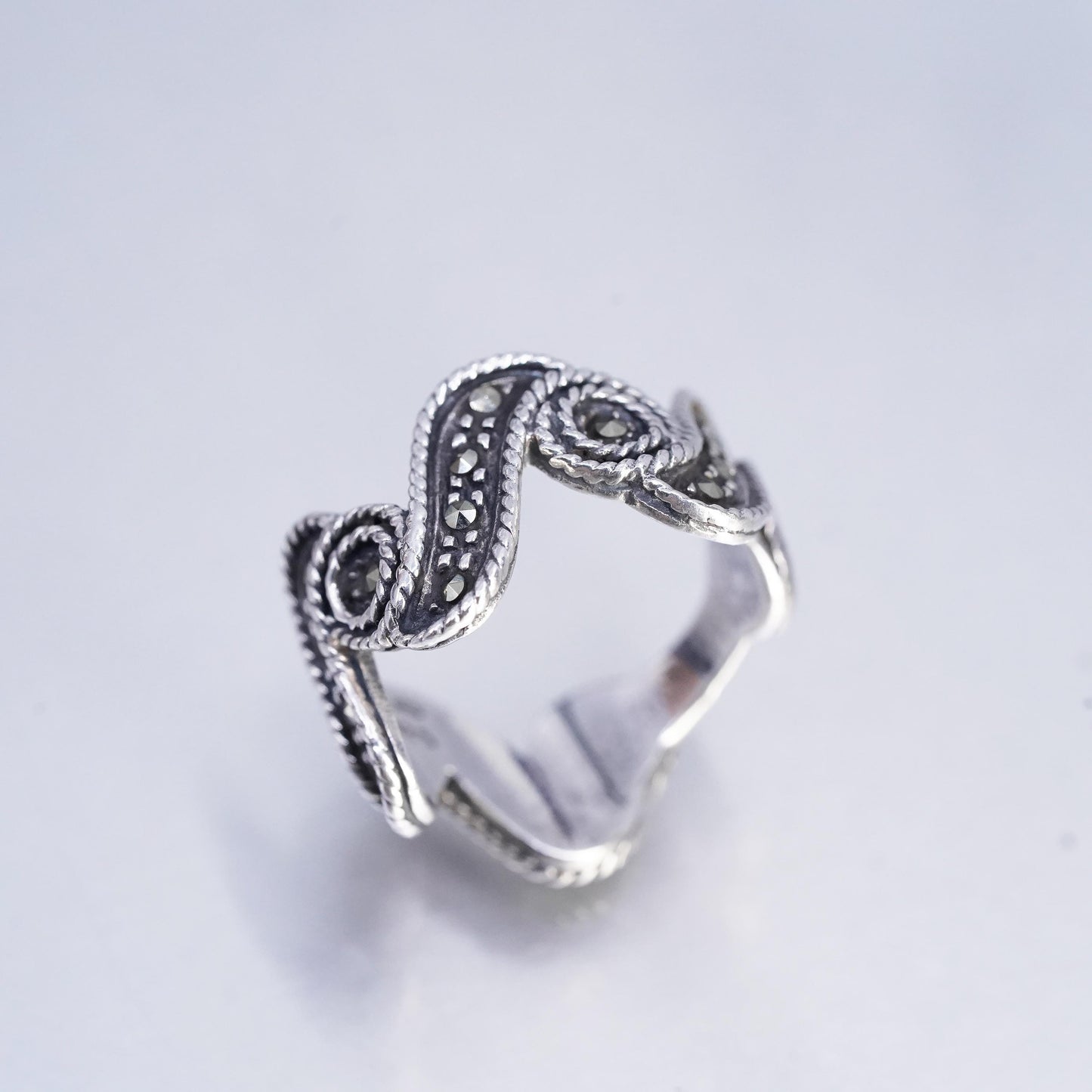 Size 7, southwestern Sterling 925 silver wave ring, band cluster marcasite