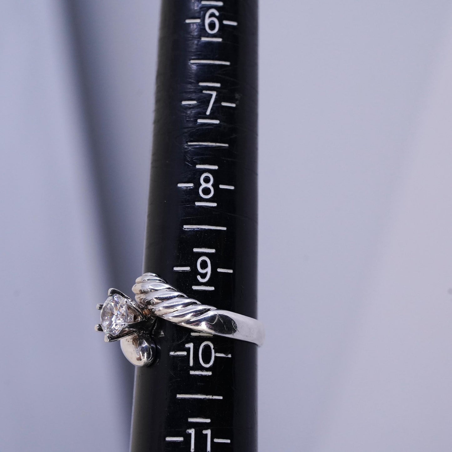 Size 9.75, Vintage Sterling 925 silver ring with round cut CZ cluster details